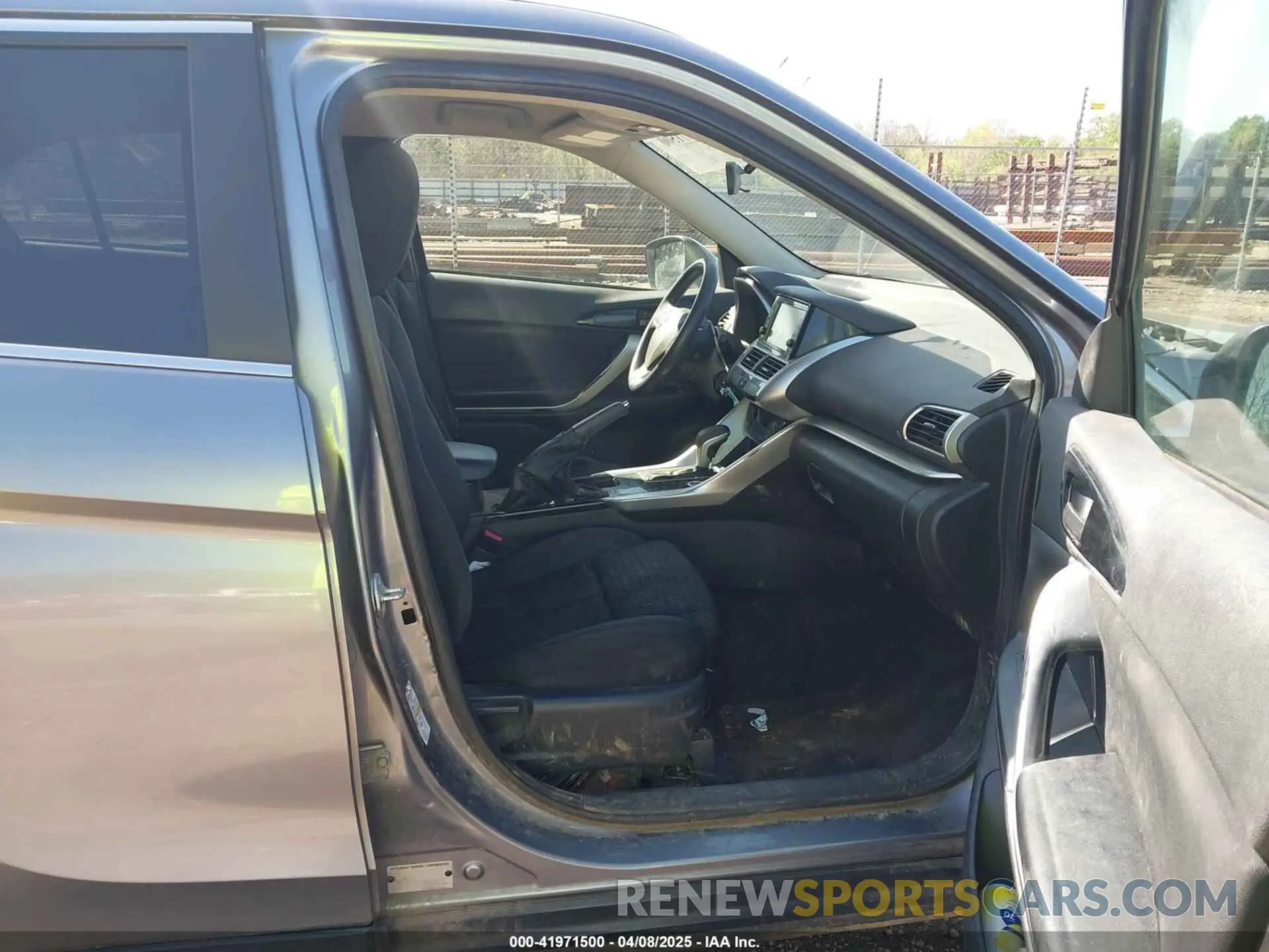 5 fotografías del automóvil dañado JA4AT3AA2KZ015399 MITSUBISHI ECLIPSE CROSS 2019