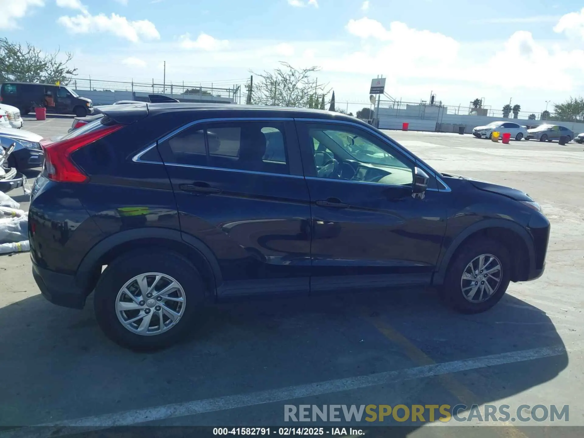 13 fotografías del automóvil dañado JA4AT3AA2KZ040948 MITSUBISHI ECLIPSE CROSS 2019