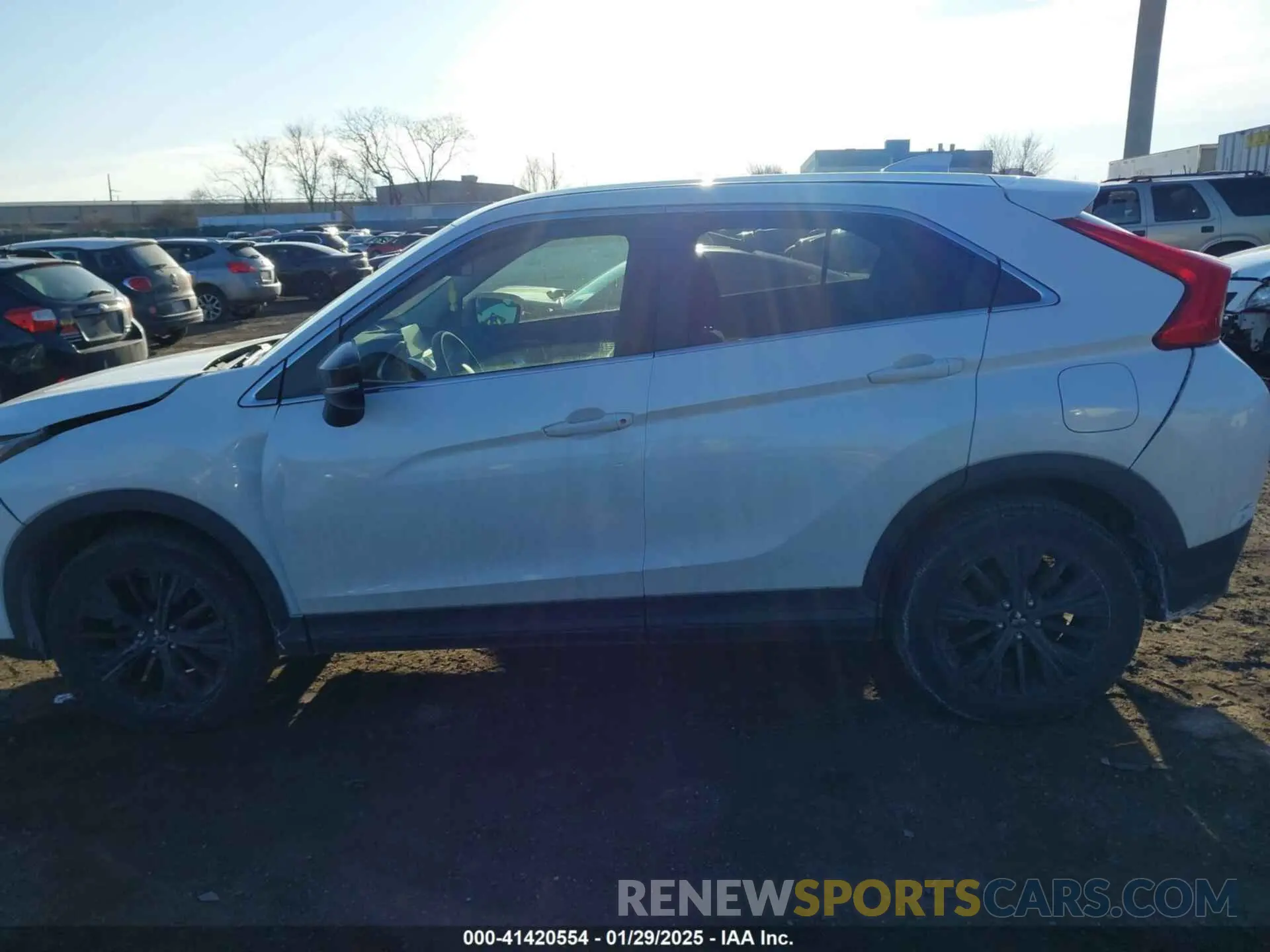 13 fotografías del automóvil dañado JA4AT4AA0KZ011549 MITSUBISHI ECLIPSE CROSS 2019