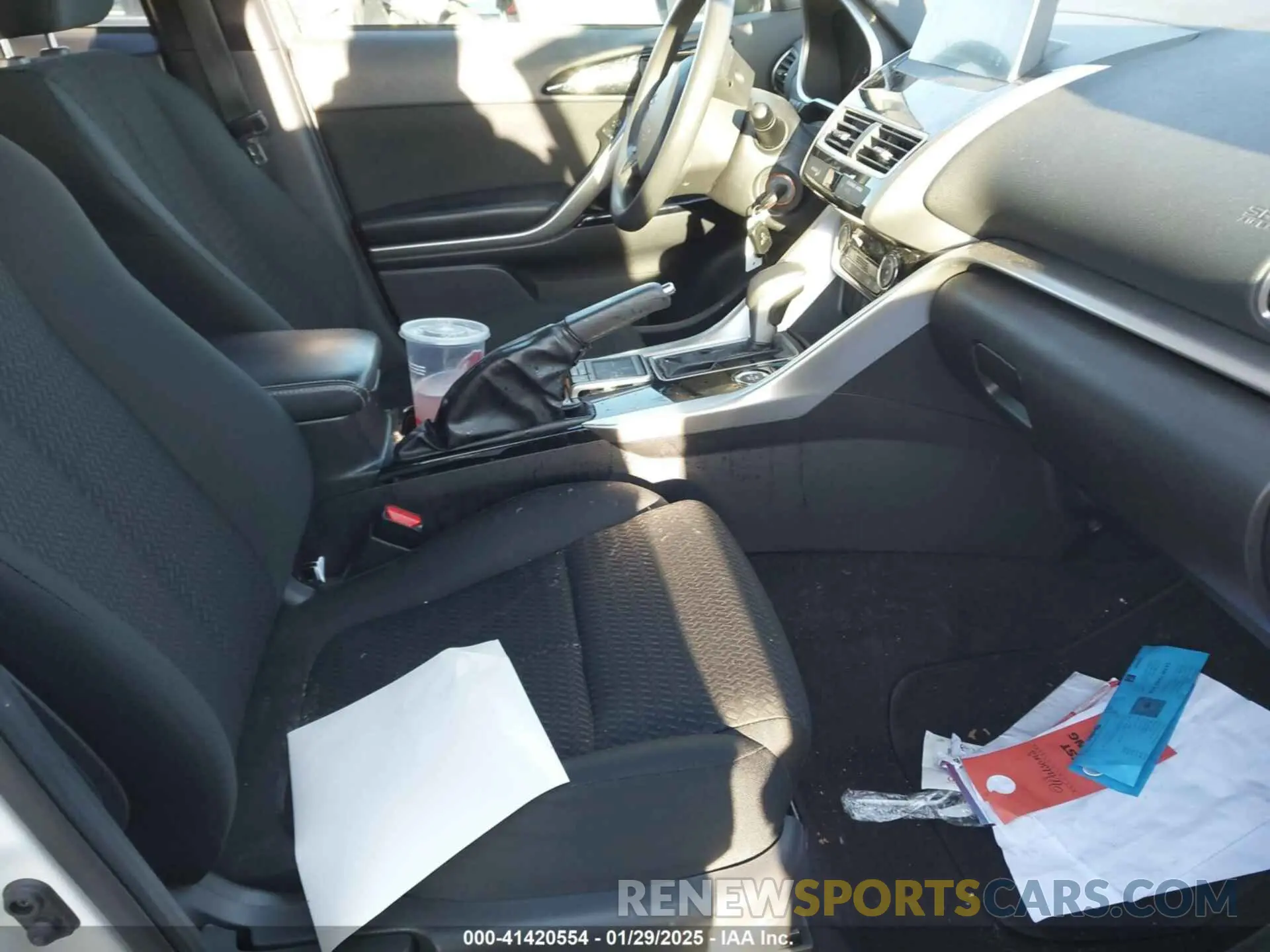 5 fotografías del automóvil dañado JA4AT4AA0KZ011549 MITSUBISHI ECLIPSE CROSS 2019