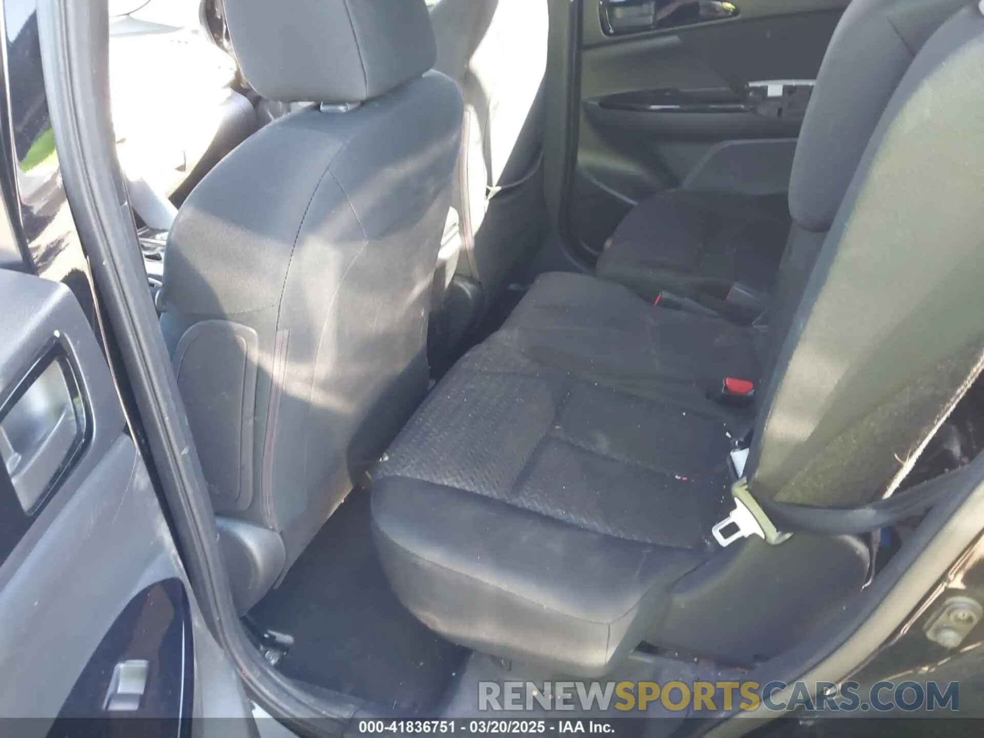 8 fotografías del automóvil dañado JA4AT4AA1KZ000477 MITSUBISHI ECLIPSE CROSS 2019