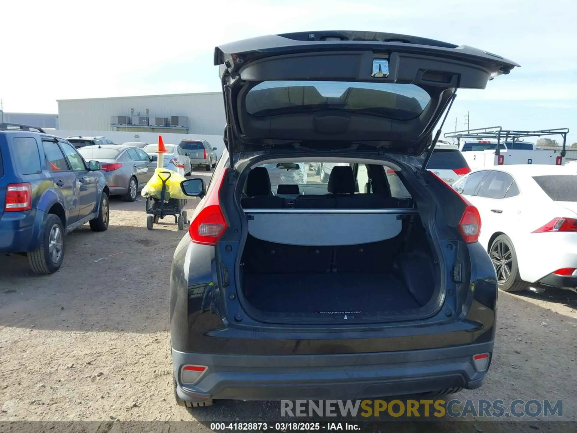 17 fotografías del automóvil dañado JA4AT4AA3KZ031956 MITSUBISHI ECLIPSE CROSS 2019