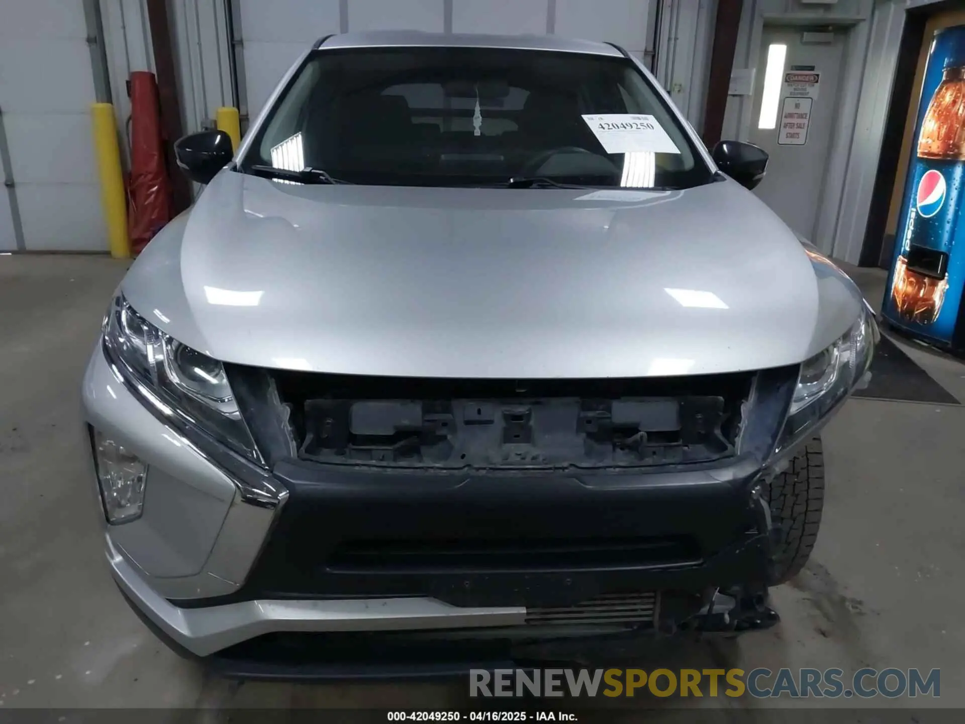 12 fotografías del automóvil dañado JA4AT4AA6KZ049819 MITSUBISHI ECLIPSE CROSS 2019