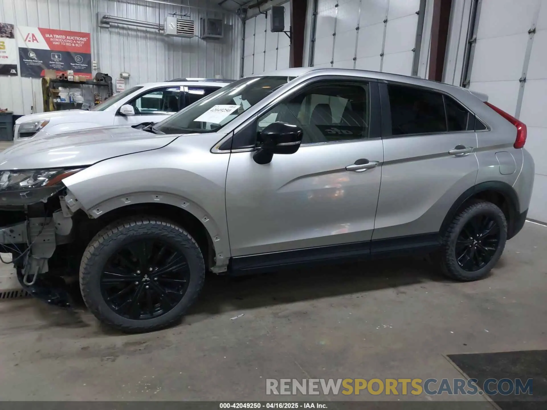 14 fotografías del automóvil dañado JA4AT4AA6KZ049819 MITSUBISHI ECLIPSE CROSS 2019