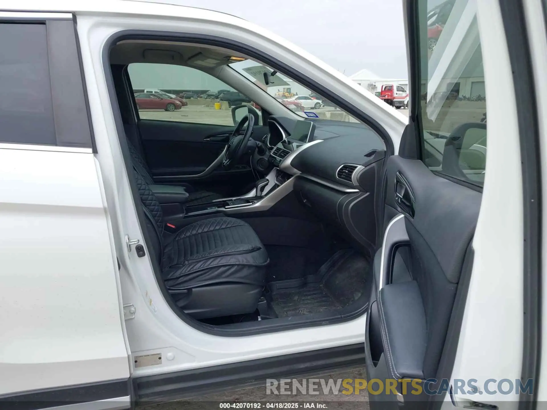 5 fotografías del automóvil dañado JA4AT5AA0KZ016417 MITSUBISHI ECLIPSE CROSS 2019