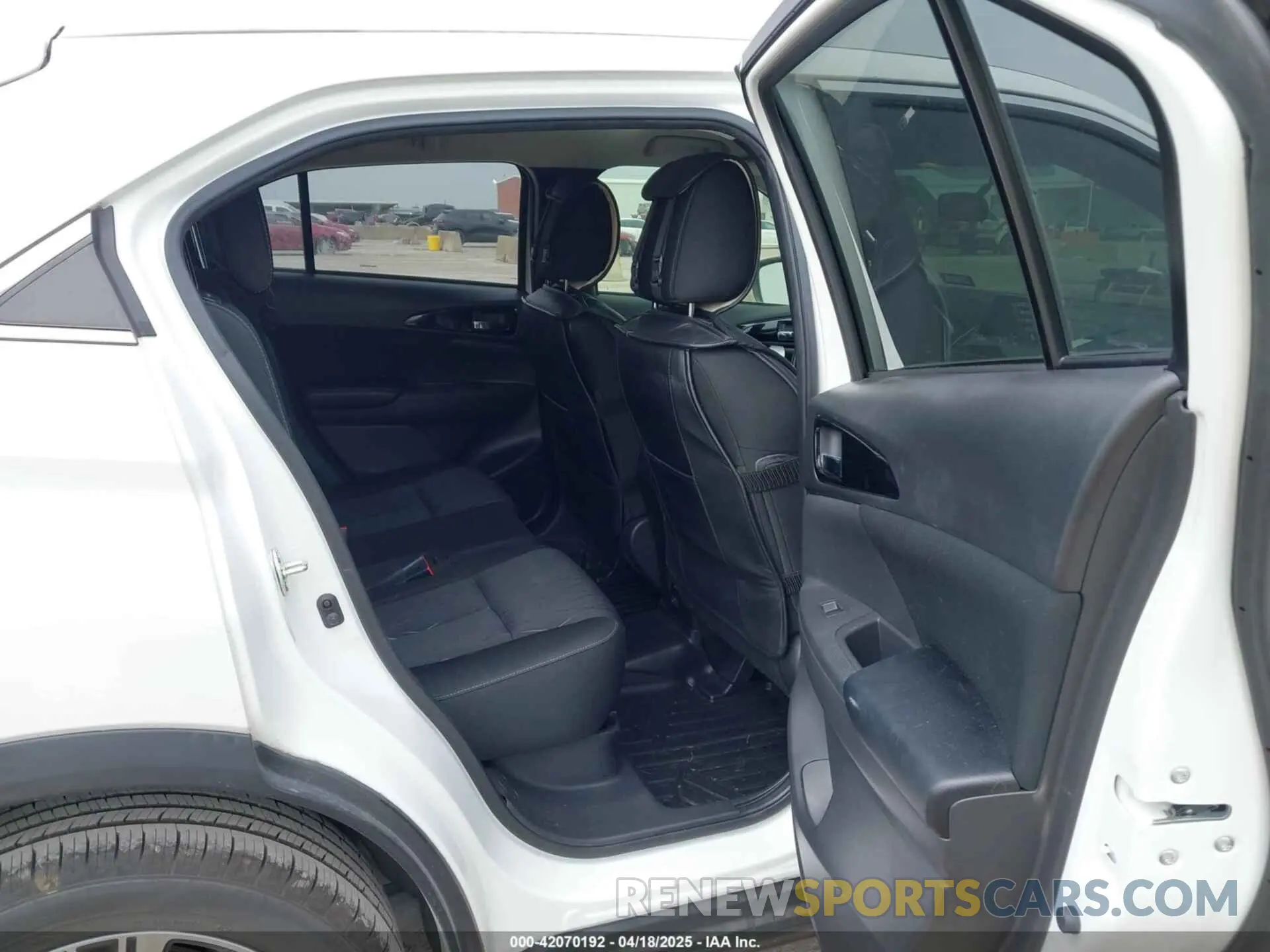 8 fotografías del automóvil dañado JA4AT5AA0KZ016417 MITSUBISHI ECLIPSE CROSS 2019