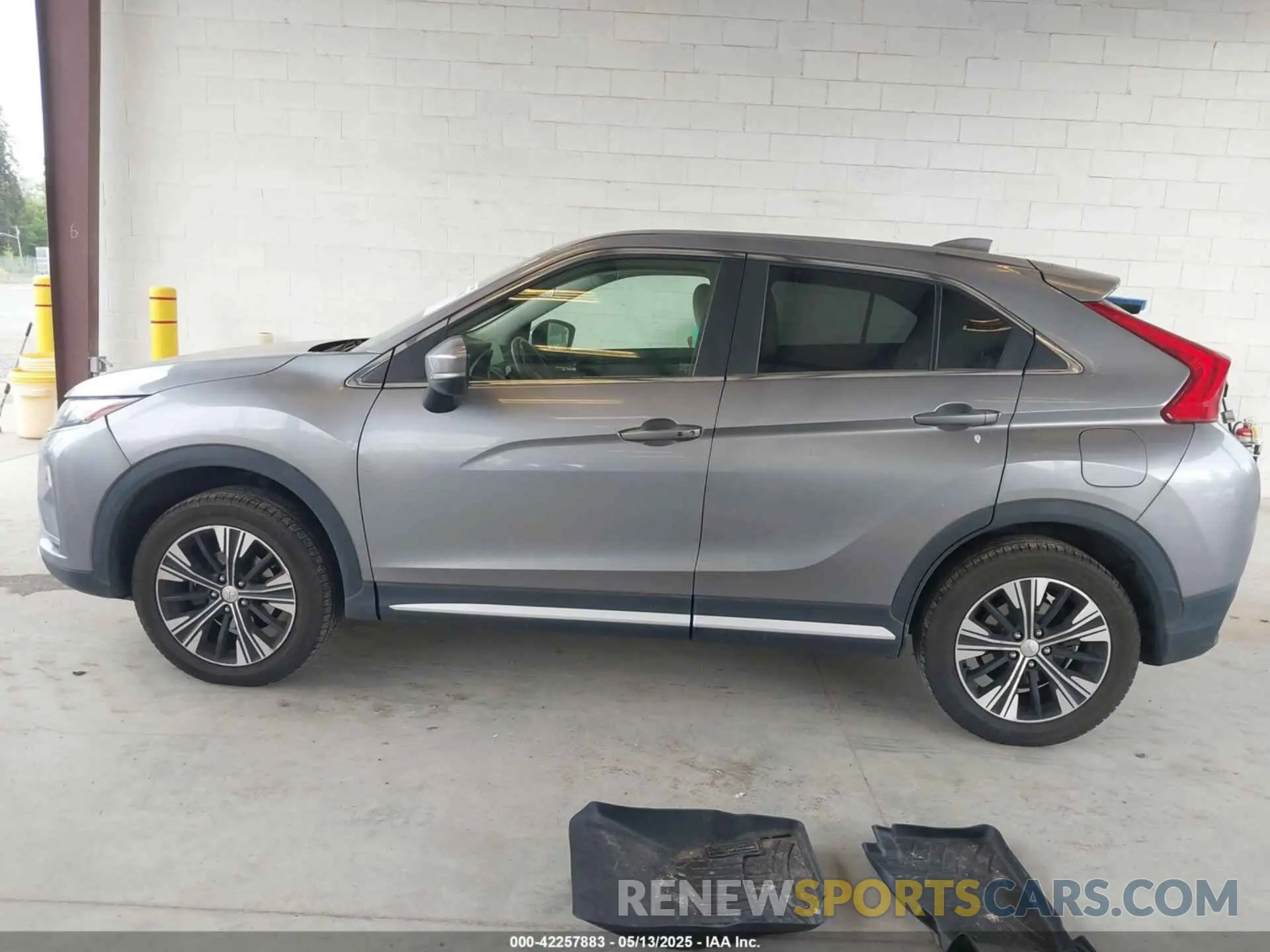 14 fotografías del automóvil dañado JA4AT5AA0KZ022332 MITSUBISHI ECLIPSE CROSS 2019
