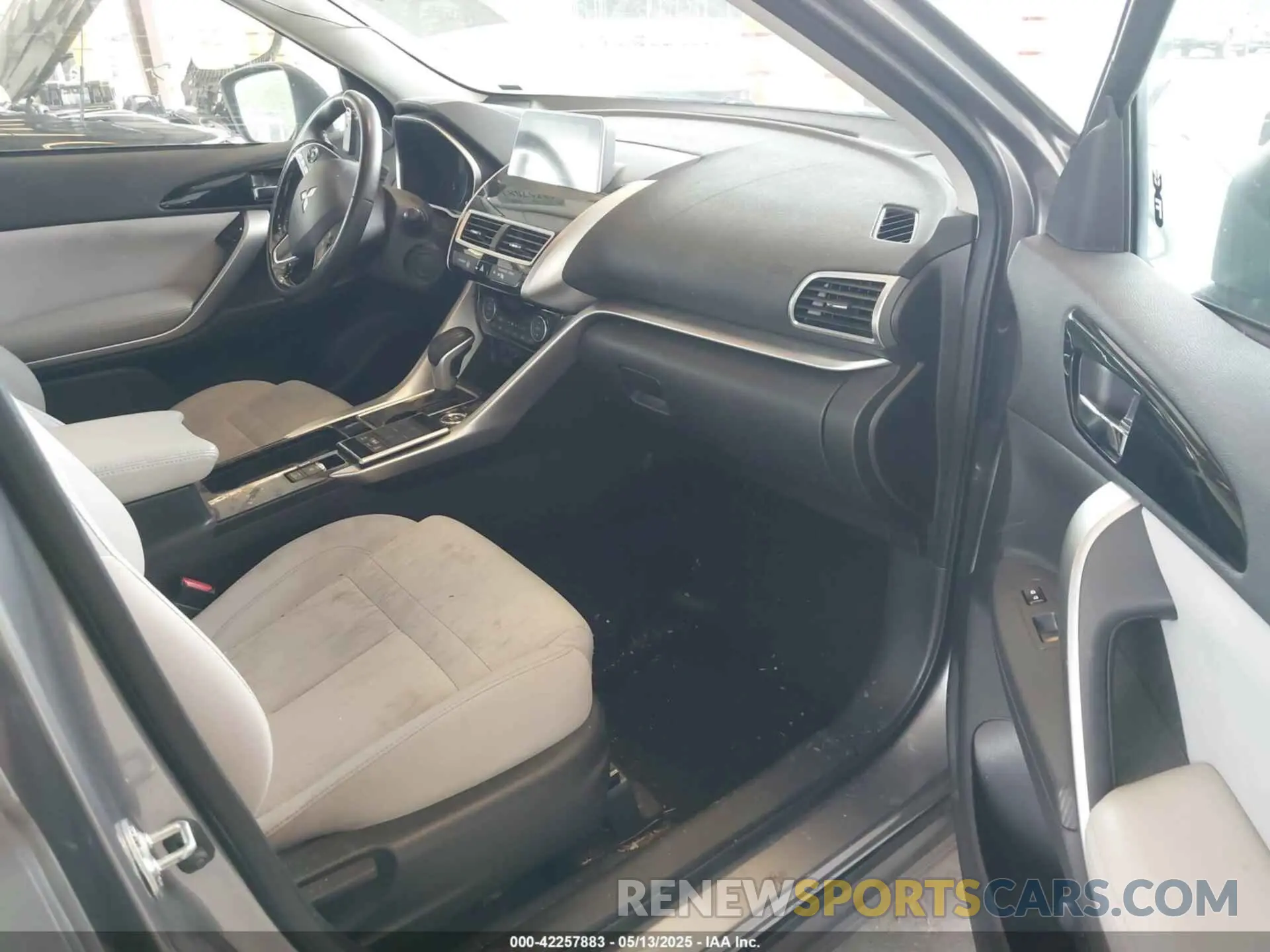 5 fotografías del automóvil dañado JA4AT5AA0KZ022332 MITSUBISHI ECLIPSE CROSS 2019