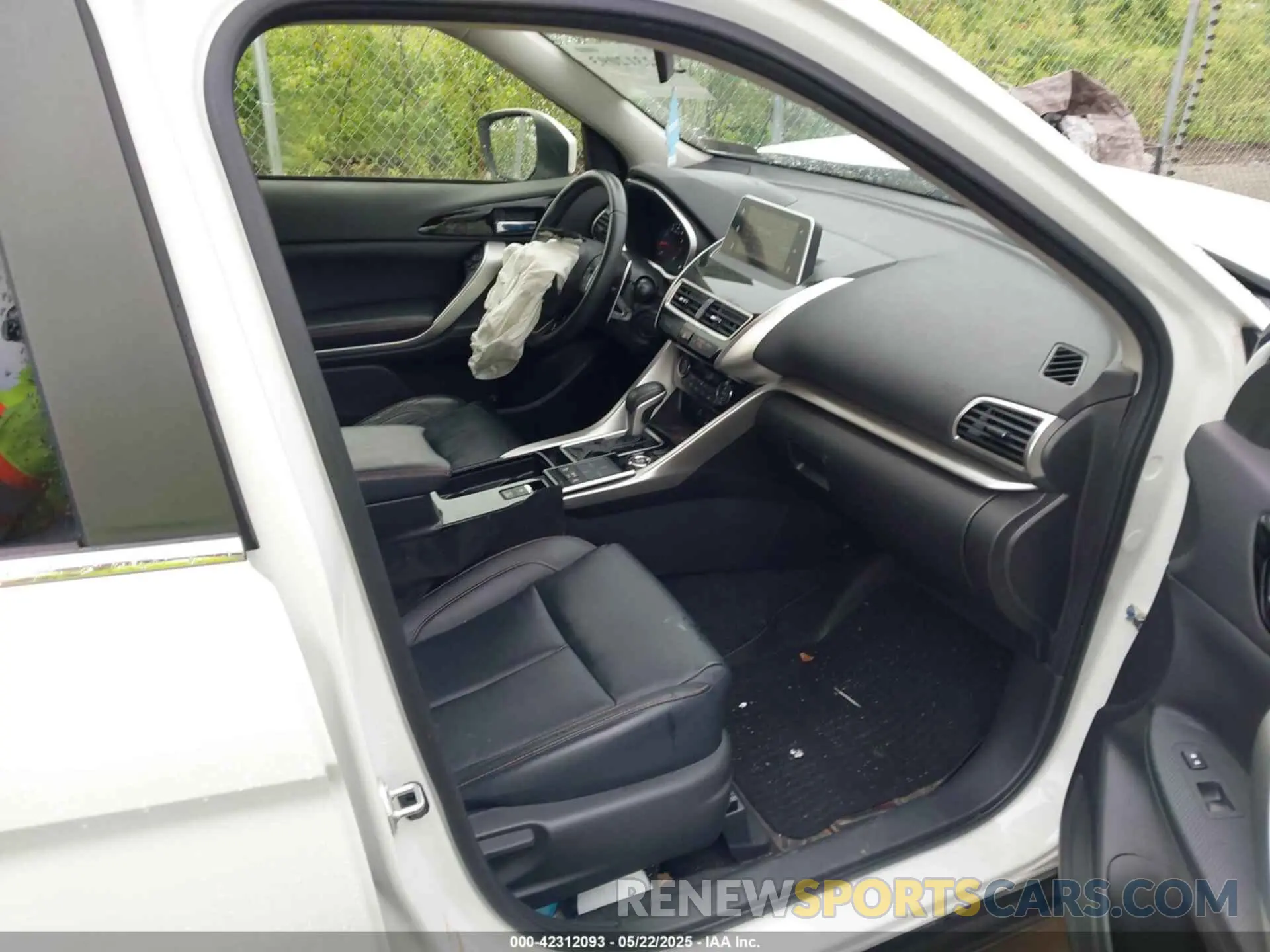 5 fotografías del automóvil dañado JA4AT5AA0KZ047716 MITSUBISHI ECLIPSE CROSS 2019