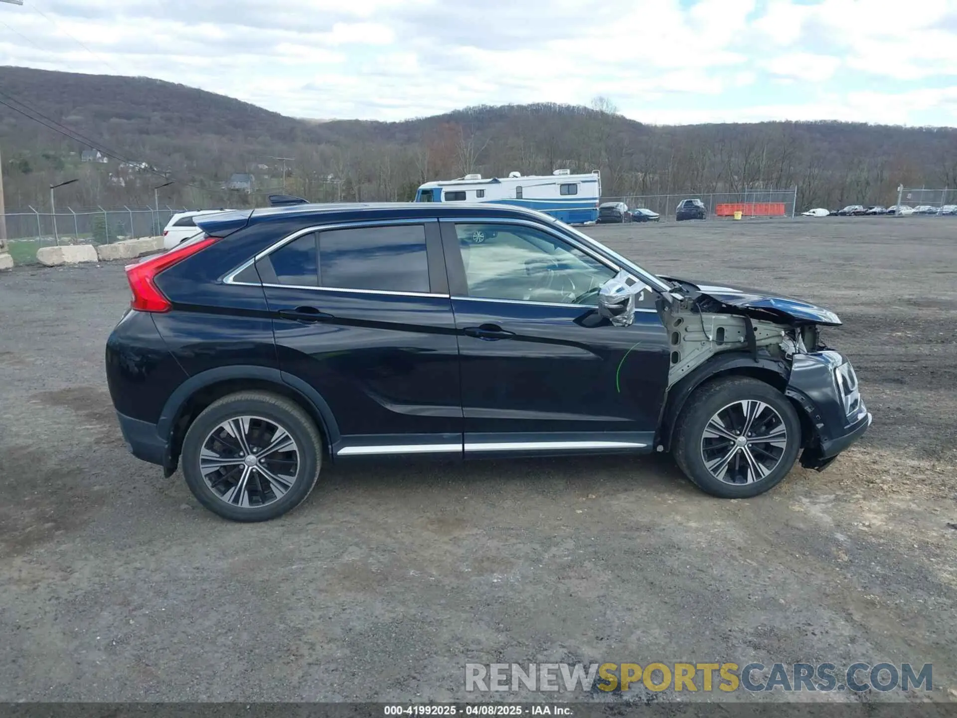13 fotografías del automóvil dañado JA4AT5AA5KZ048554 MITSUBISHI ECLIPSE CROSS 2019