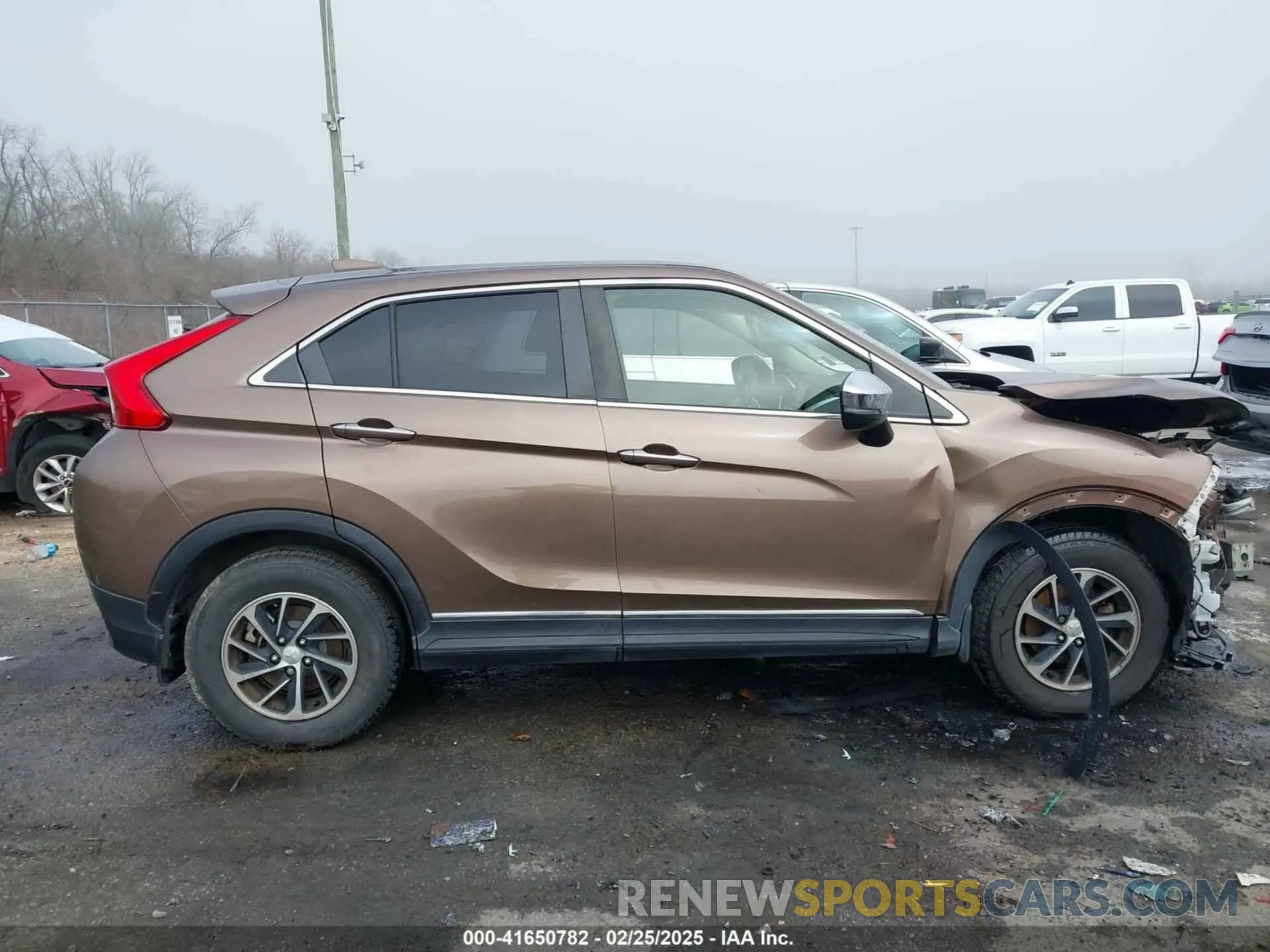 13 fotografías del automóvil dañado JA4AS3AA5LZ016857 MITSUBISHI ECLIPSE CROSS 2020