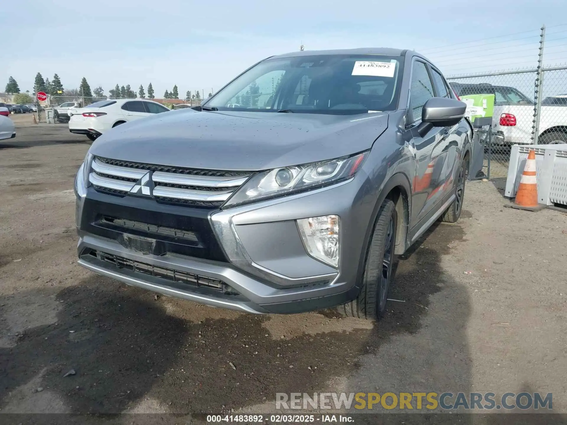 2 fotografías del automóvil dañado JA4AS5AA6LZ037292 MITSUBISHI ECLIPSE CROSS 2020
