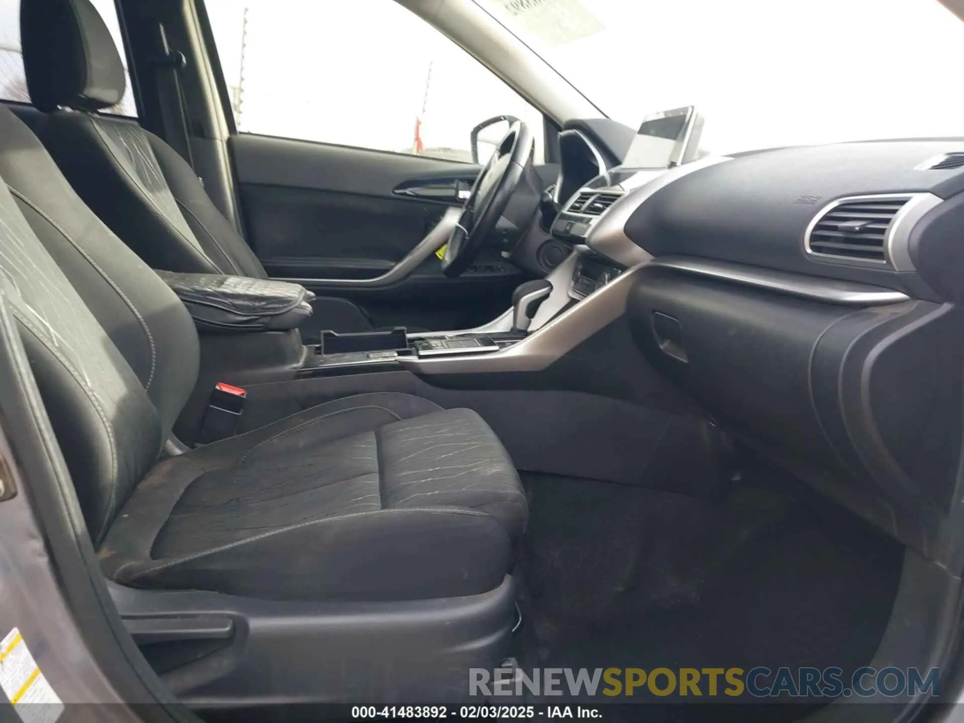 5 fotografías del automóvil dañado JA4AS5AA6LZ037292 MITSUBISHI ECLIPSE CROSS 2020