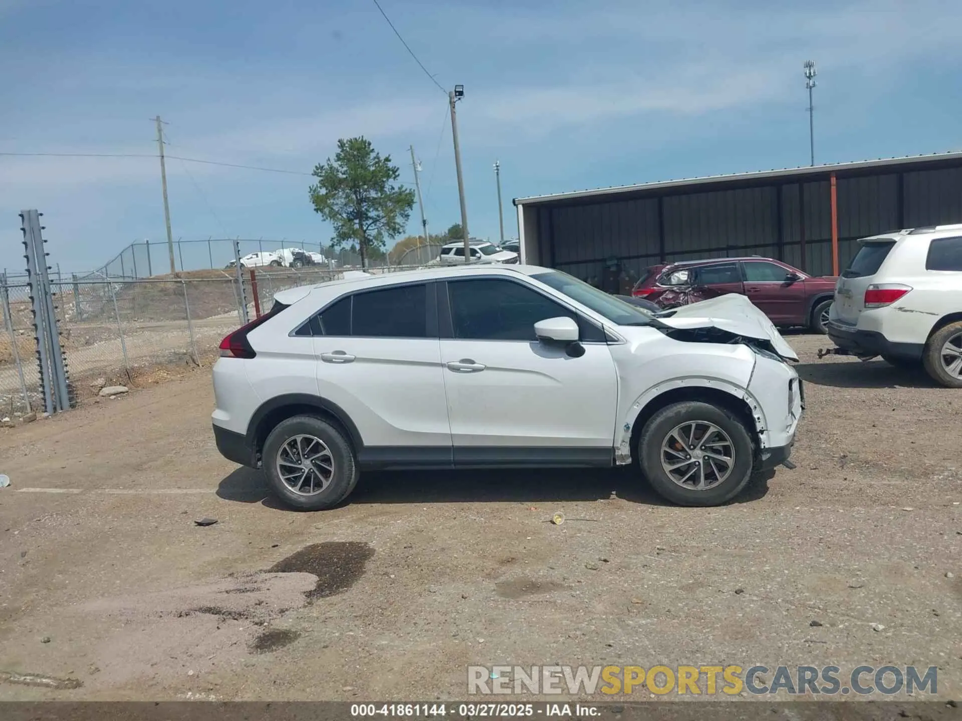 14 fotografías del automóvil dañado JA4ASUAA4NZ051219 MITSUBISHI ECLIPSE CROSS 2022