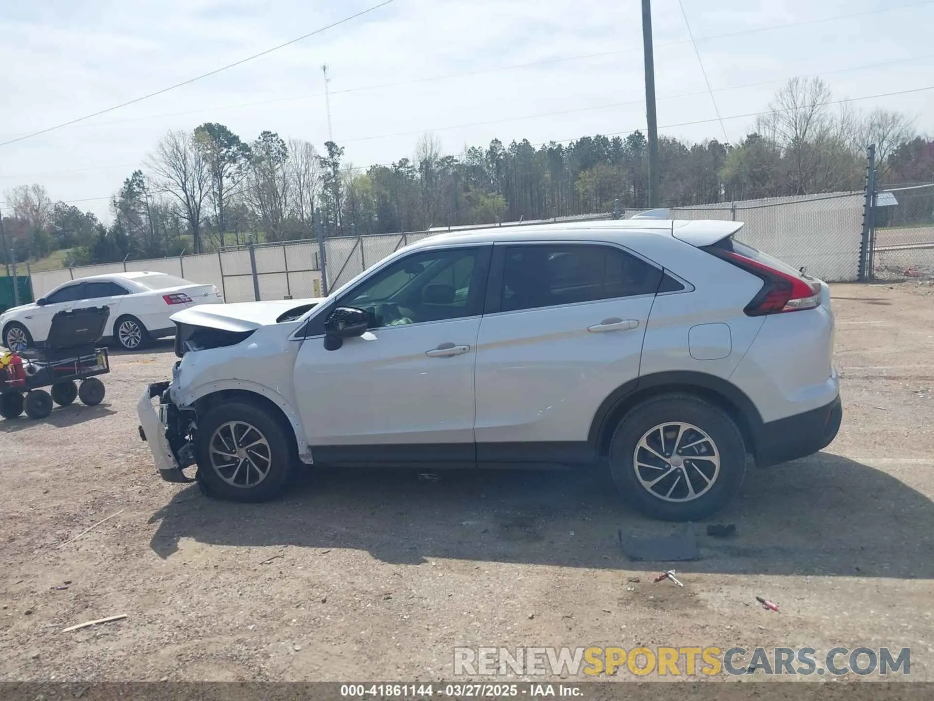 15 fotografías del automóvil dañado JA4ASUAA4NZ051219 MITSUBISHI ECLIPSE CROSS 2022
