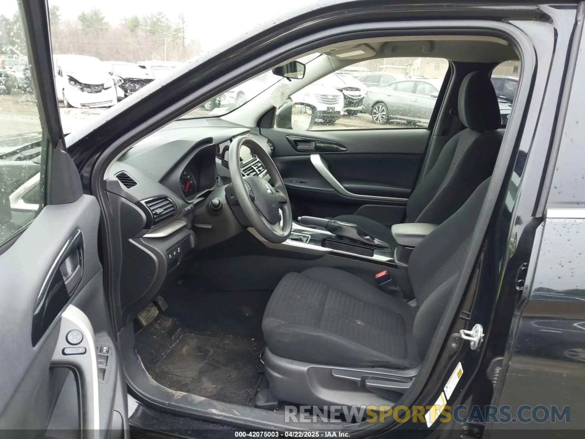 5 fotografías del automóvil dañado JA4ATUAAXNZ030307 MITSUBISHI ECLIPSE CROSS 2022