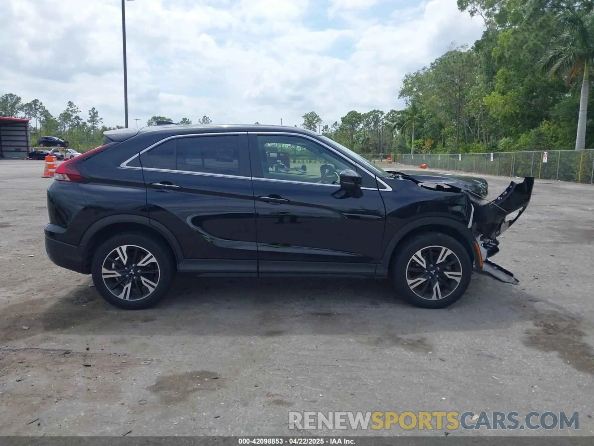 14 fotografías del automóvil dañado JA4ATWAA4PZ023125 MITSUBISHI ECLIPSE CROSS 2023