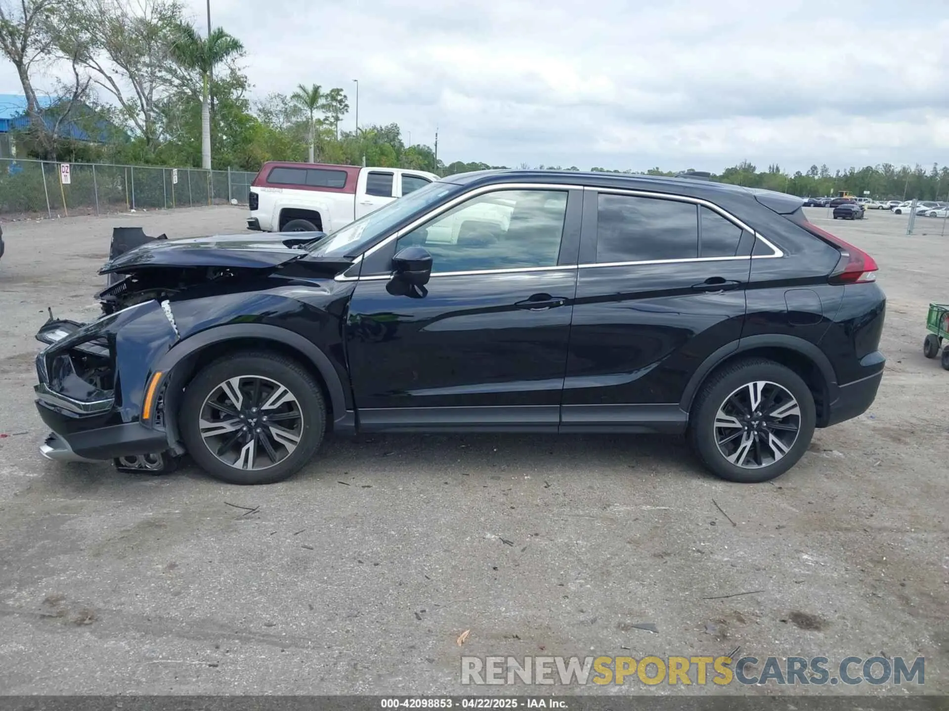 15 fotografías del automóvil dañado JA4ATWAA4PZ023125 MITSUBISHI ECLIPSE CROSS 2023