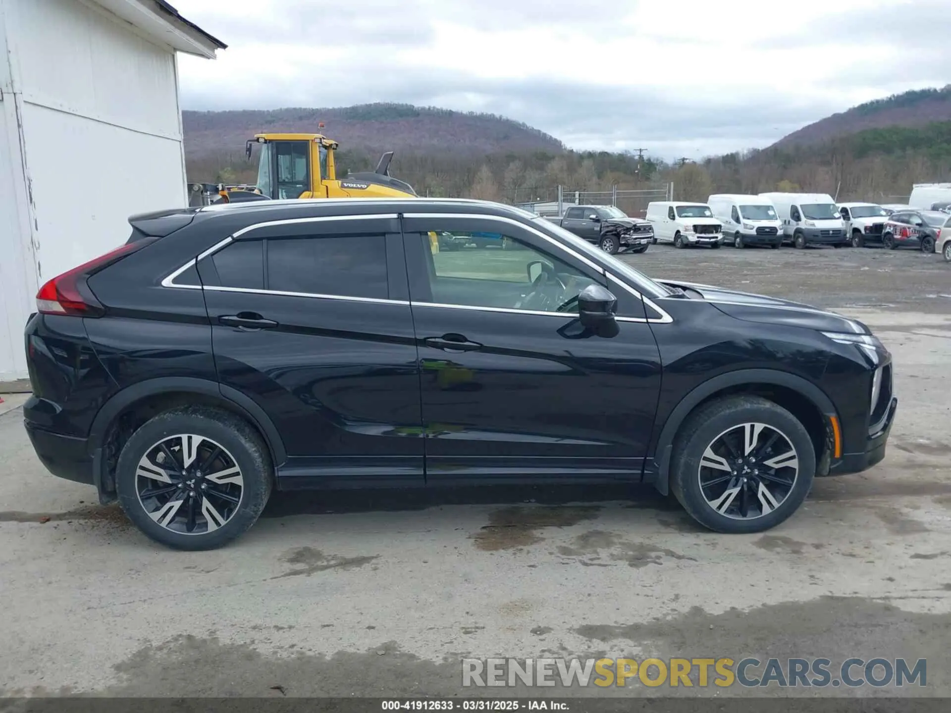 13 fotografías del automóvil dañado JA4ATWAA8PZ029462 MITSUBISHI ECLIPSE CROSS 2023