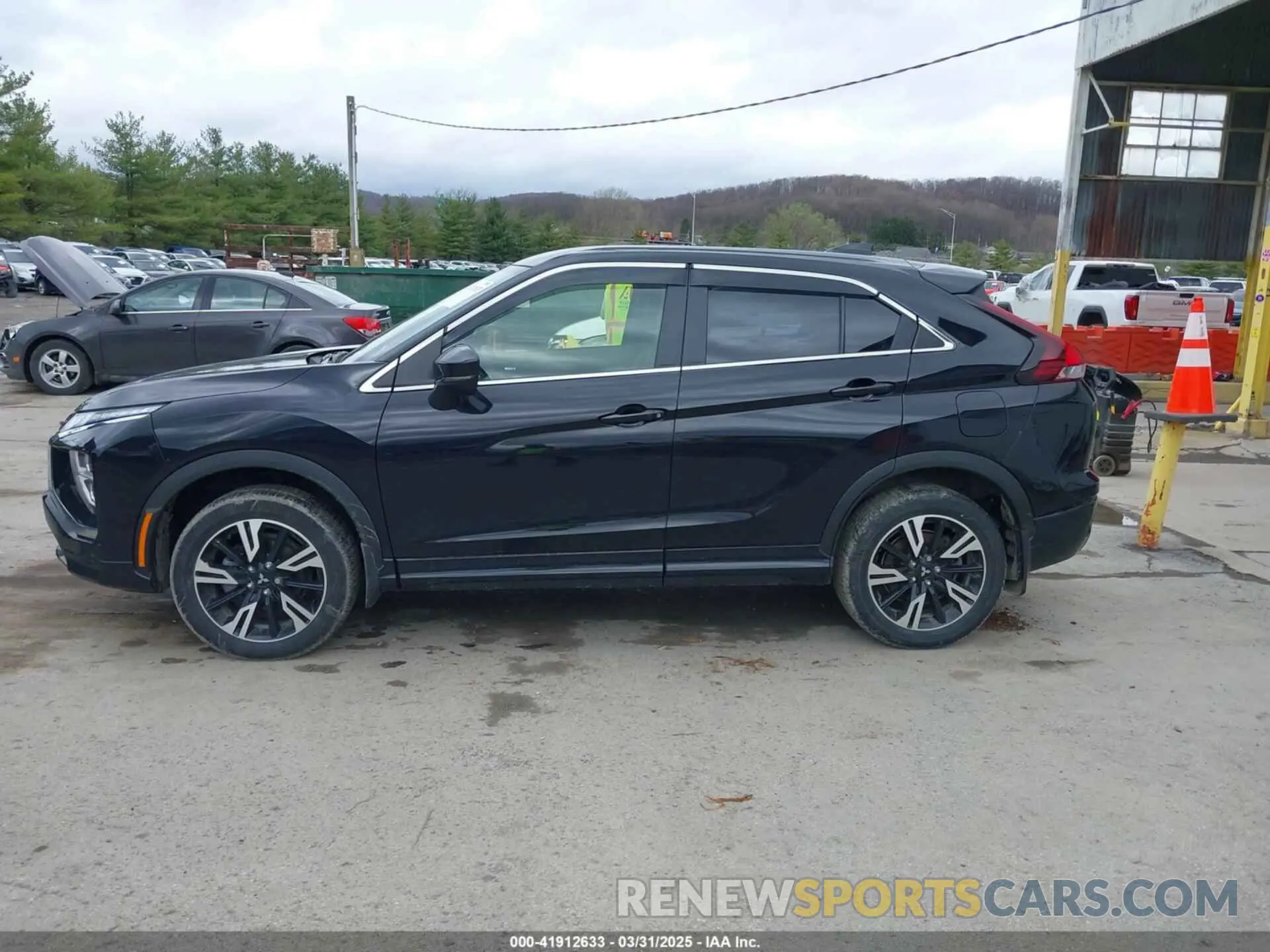 14 fotografías del automóvil dañado JA4ATWAA8PZ029462 MITSUBISHI ECLIPSE CROSS 2023