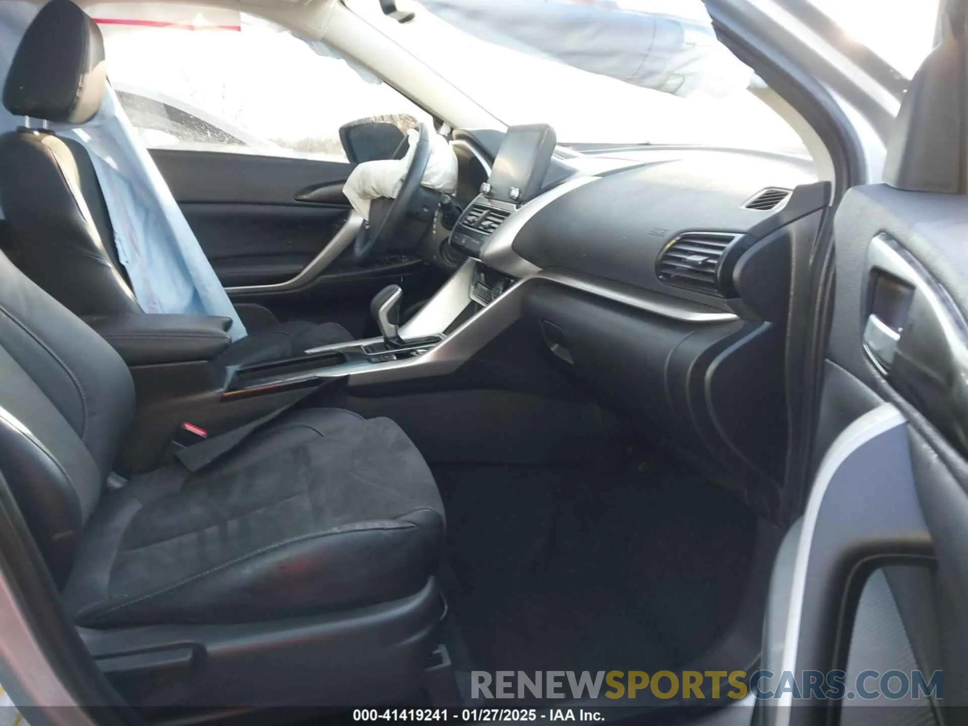 5 fotografías del automóvil dañado JA4ATWAAXPZ050586 MITSUBISHI ECLIPSE CROSS 2023