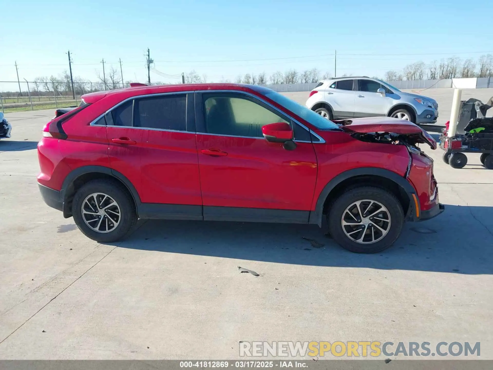 13 fotografías del automóvil dañado JA4ATUAA1RZ001171 MITSUBISHI ECLIPSE CROSS 2024