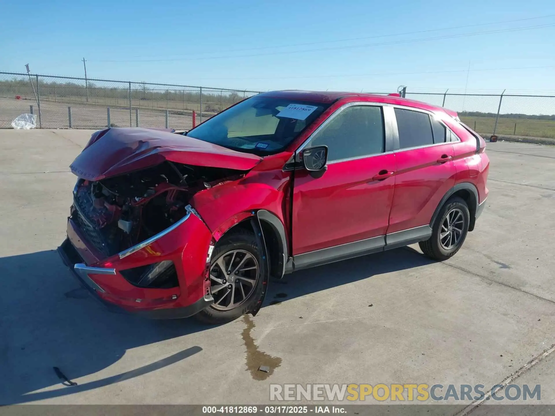 2 fotografías del automóvil dañado JA4ATUAA1RZ001171 MITSUBISHI ECLIPSE CROSS 2024