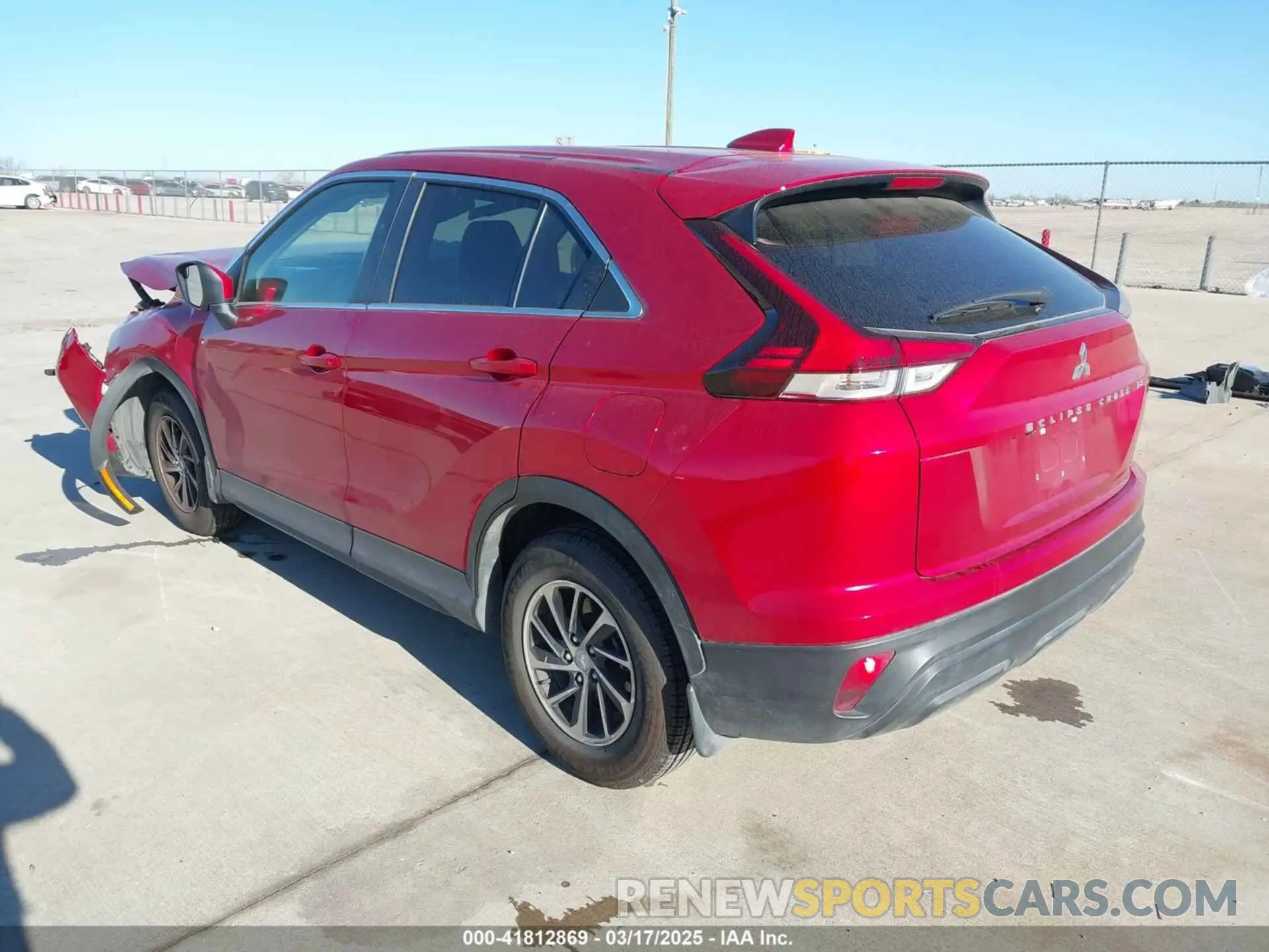 3 fotografías del automóvil dañado JA4ATUAA1RZ001171 MITSUBISHI ECLIPSE CROSS 2024