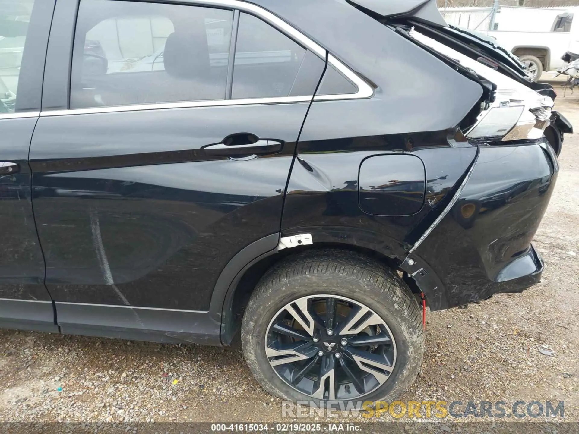 17 fotografías del automóvil dañado JA4ATWAA1RZ020802 MITSUBISHI ECLIPSE CROSS 2024