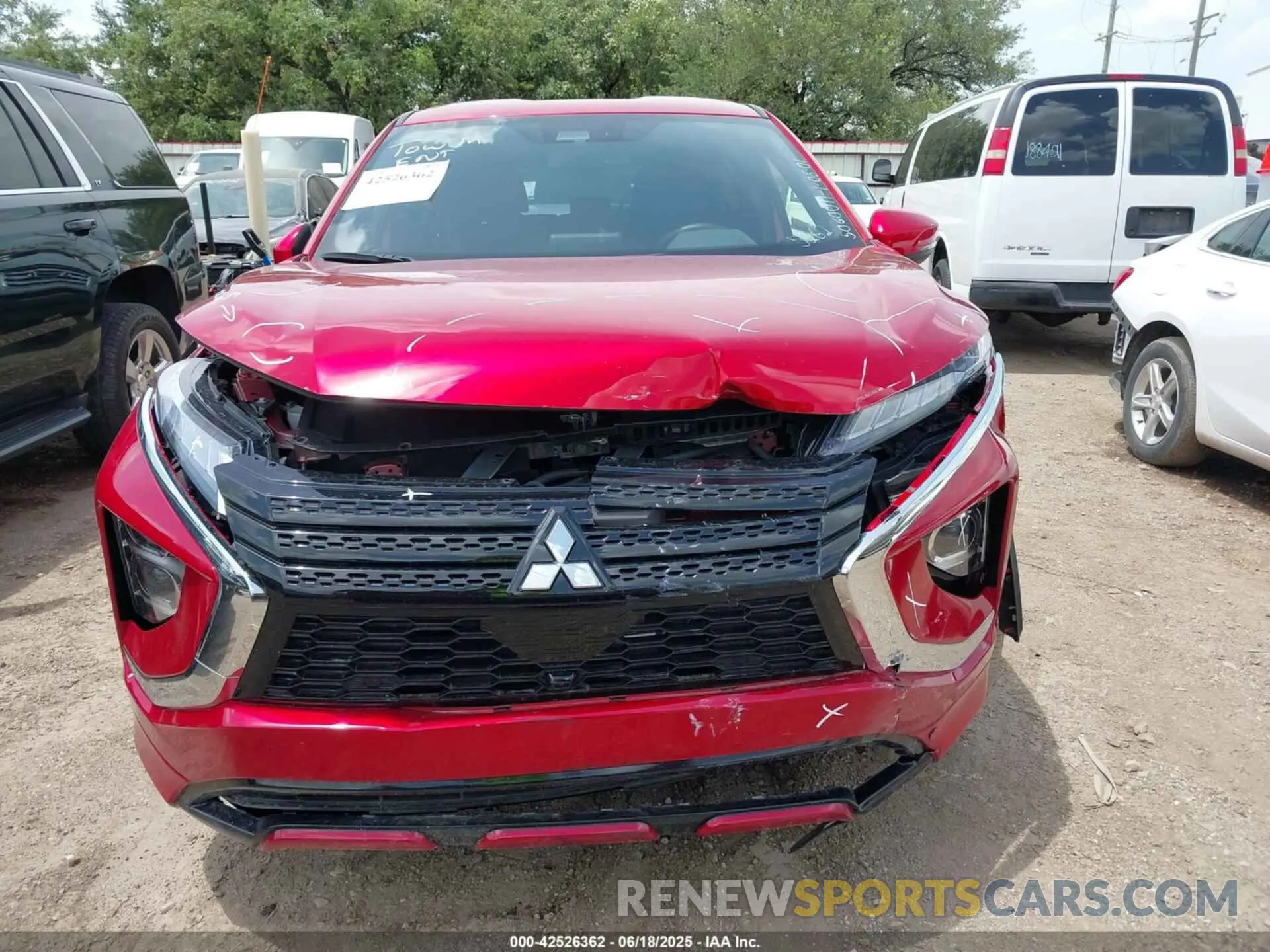 12 fotografías del automóvil dañado JA4ATWAA6RZ075262 MITSUBISHI ECLIPSE CROSS 2024