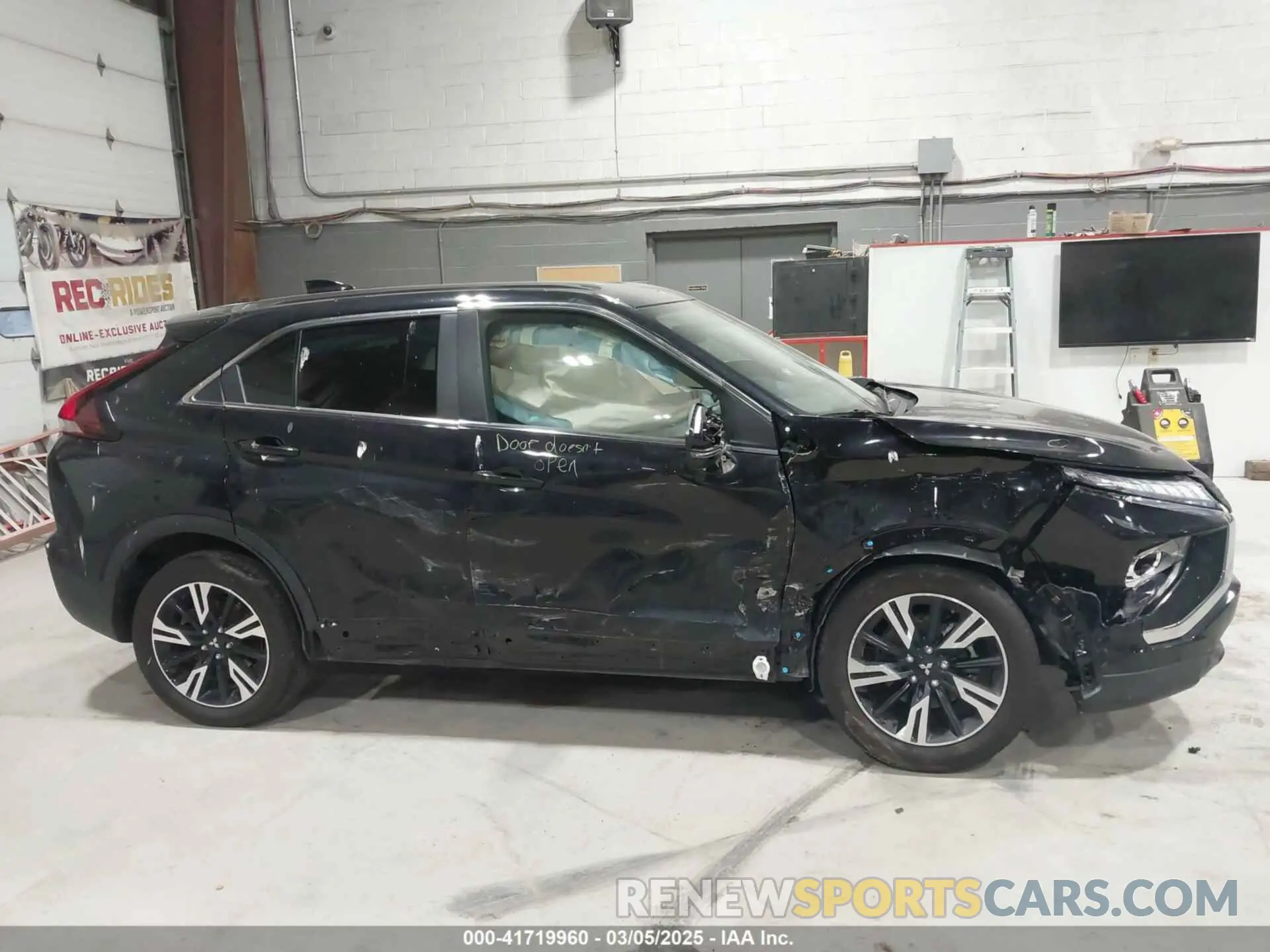 13 fotografías del automóvil dañado JA4ATWAA9RZ057936 MITSUBISHI ECLIPSE CROSS 2024
