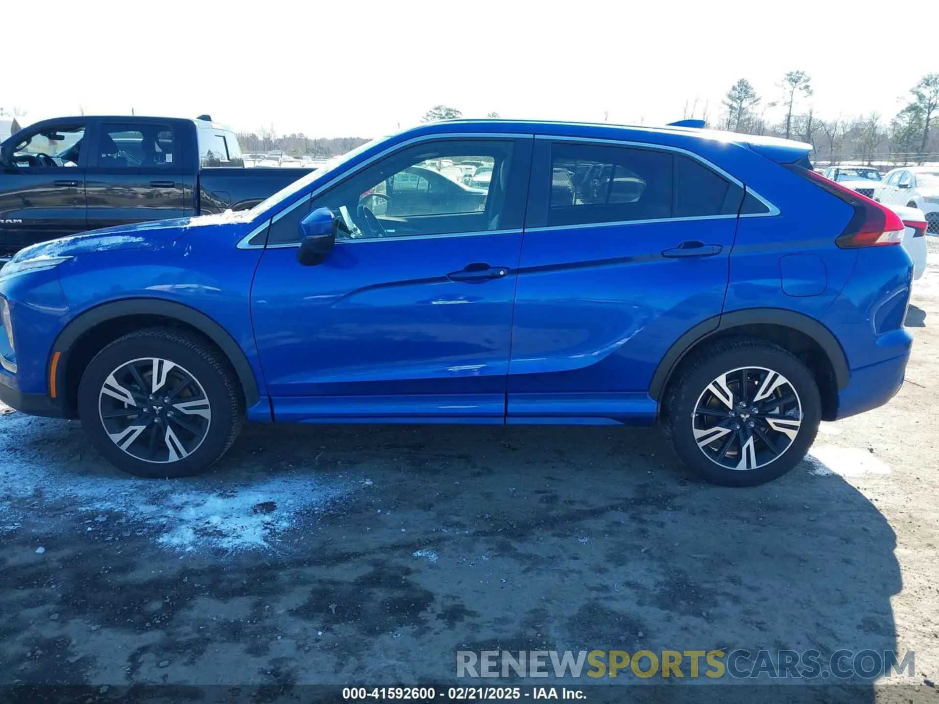 14 fotografías del automóvil dañado JA4ATWAA9RZ069102 MITSUBISHI ECLIPSE CROSS 2024