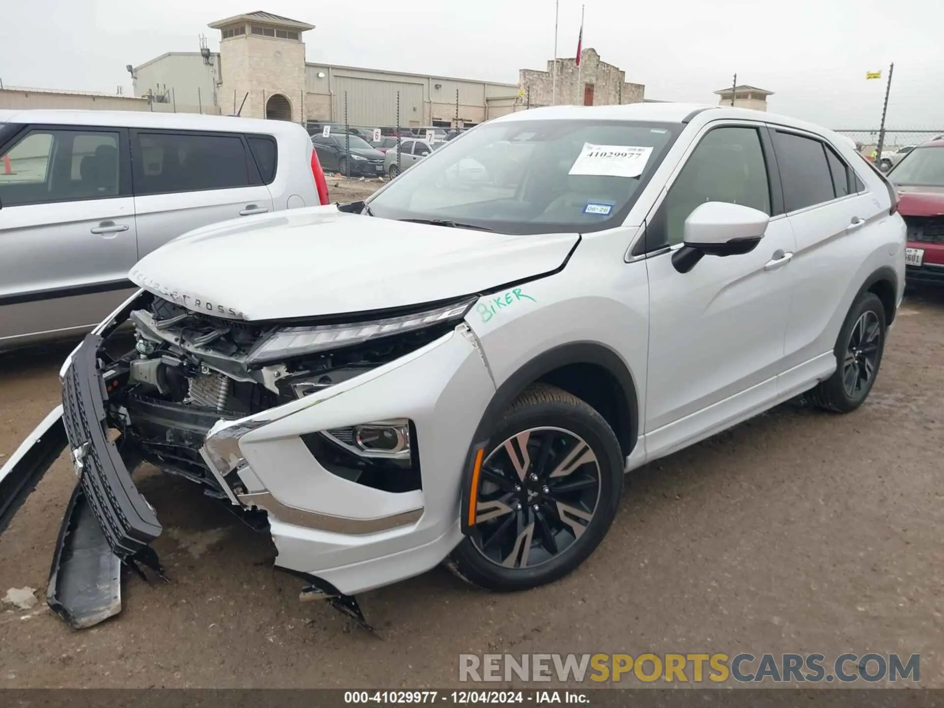 2 fotografías del automóvil dañado JA4ATWAAXRZ052695 MITSUBISHI ECLIPSE CROSS 2024