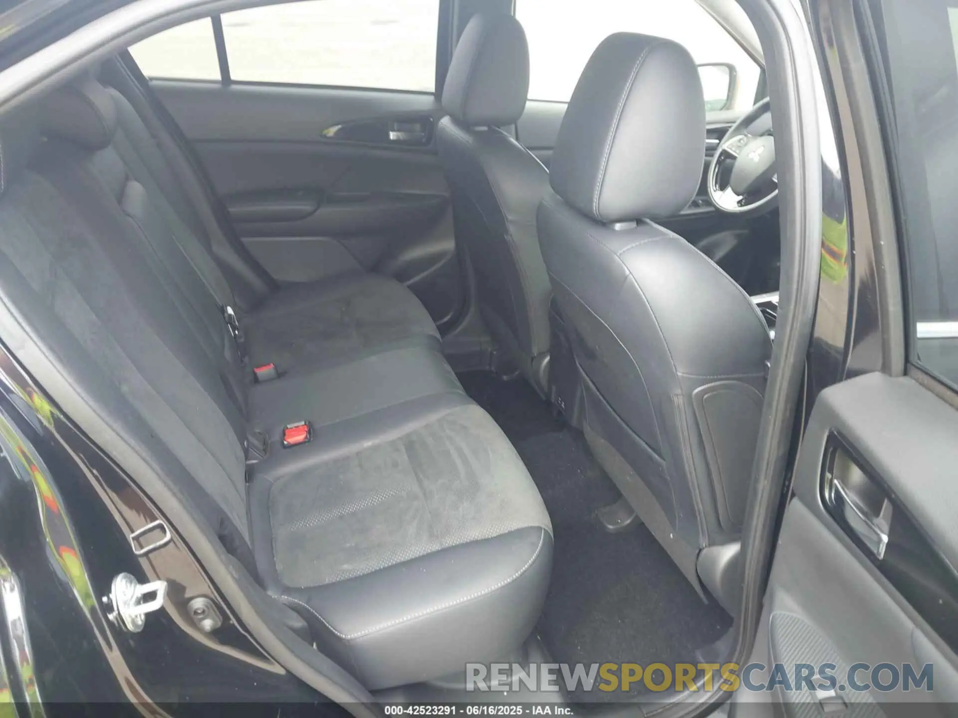 8 fotografías del automóvil dañado JA4ATWAAXRZ073174 MITSUBISHI ECLIPSE CROSS 2024