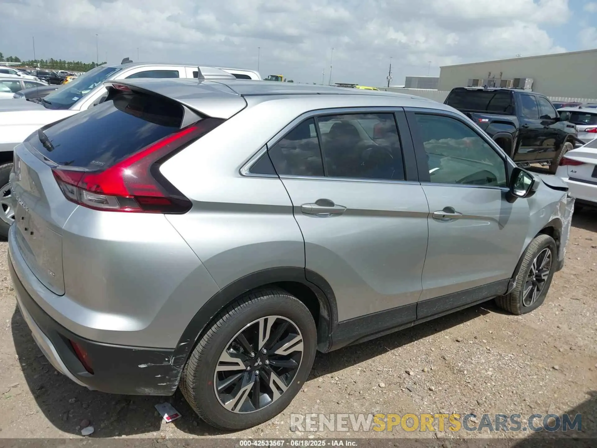 14 fotografías del automóvil dañado JA4ATWAA7SZ012449 MITSUBISHI ECLIPSE CROSS 2025