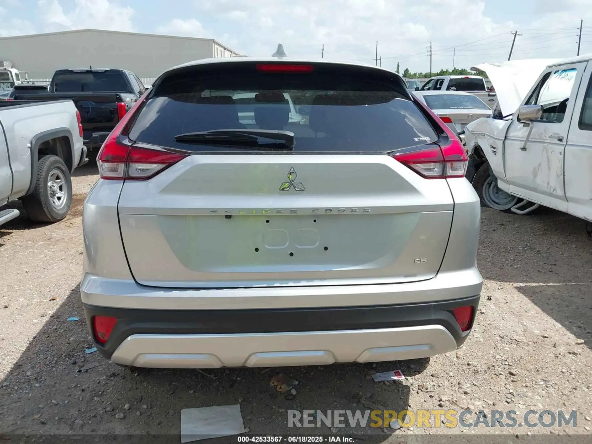 17 fotografías del automóvil dañado JA4ATWAA7SZ012449 MITSUBISHI ECLIPSE CROSS 2025