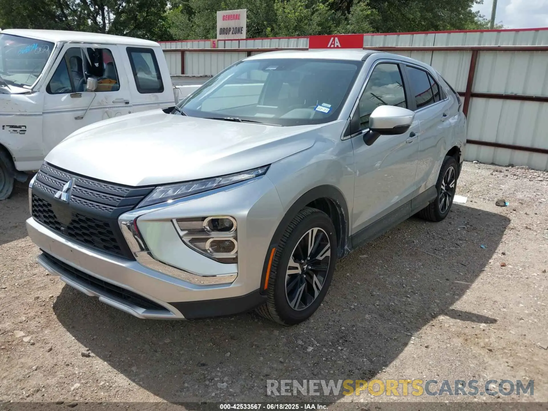 2 fotografías del automóvil dañado JA4ATWAA7SZ012449 MITSUBISHI ECLIPSE CROSS 2025