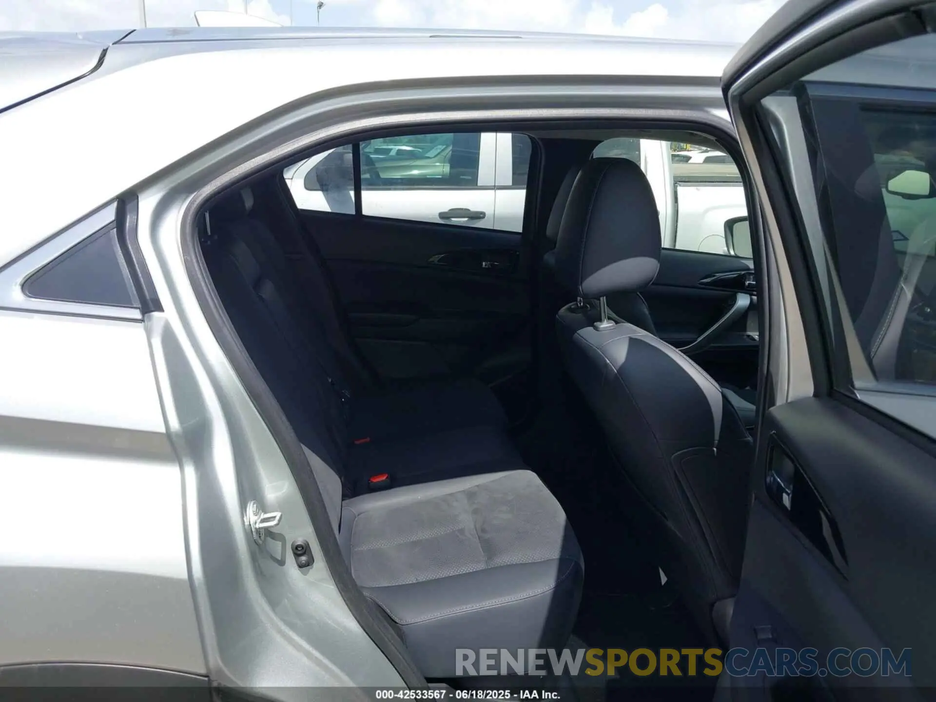 8 fotografías del automóvil dañado JA4ATWAA7SZ012449 MITSUBISHI ECLIPSE CROSS 2025