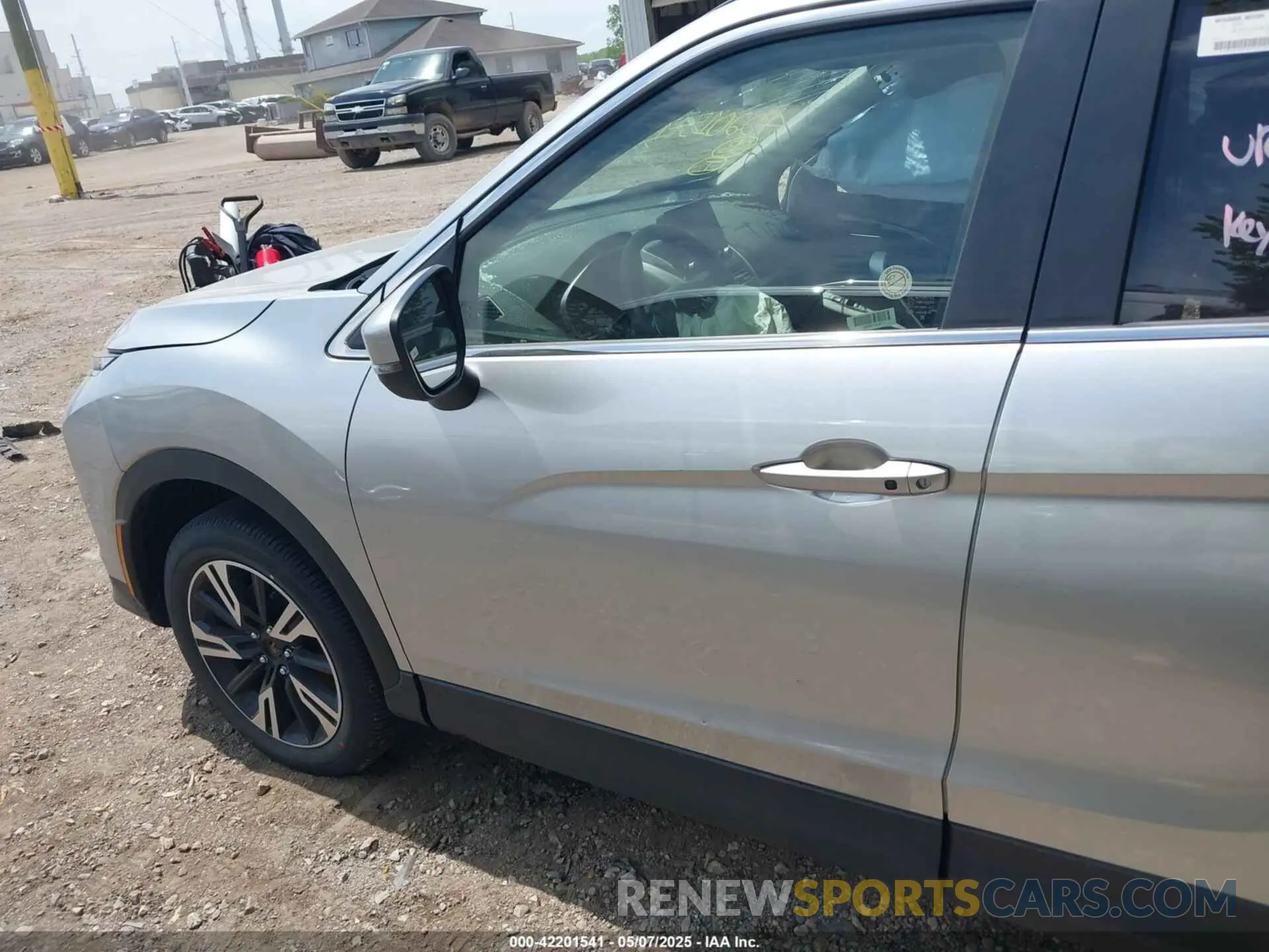14 fotografías del automóvil dañado JA4ATWAA9SZ006037 MITSUBISHI ECLIPSE CROSS 2025