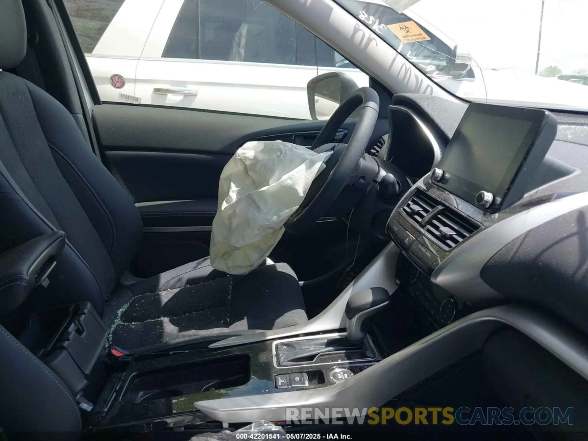 5 fotografías del automóvil dañado JA4ATWAA9SZ006037 MITSUBISHI ECLIPSE CROSS 2025