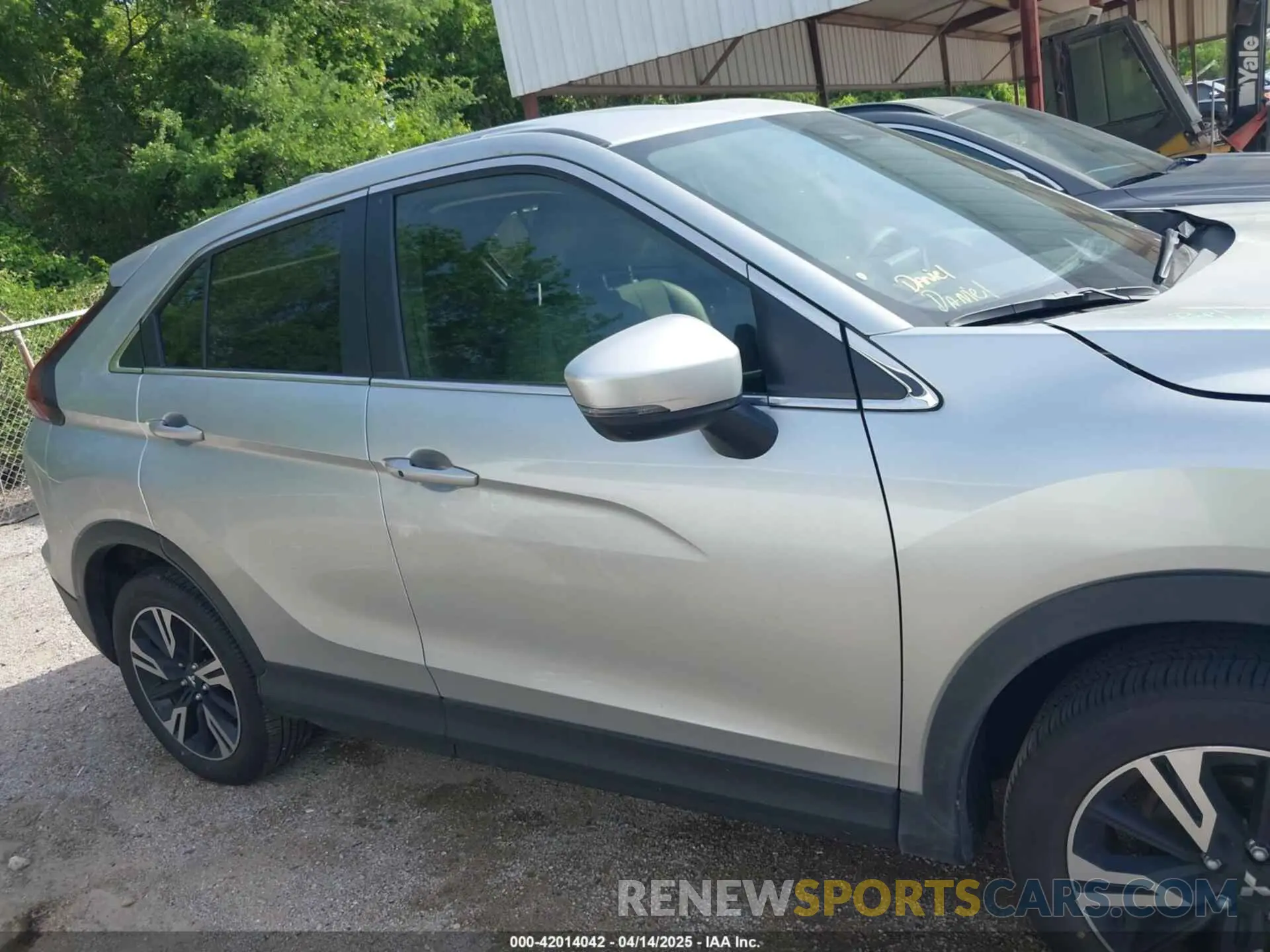 13 fotografías del automóvil dañado JA4ATWAA9SZ012842 MITSUBISHI ECLIPSE CROSS 2025