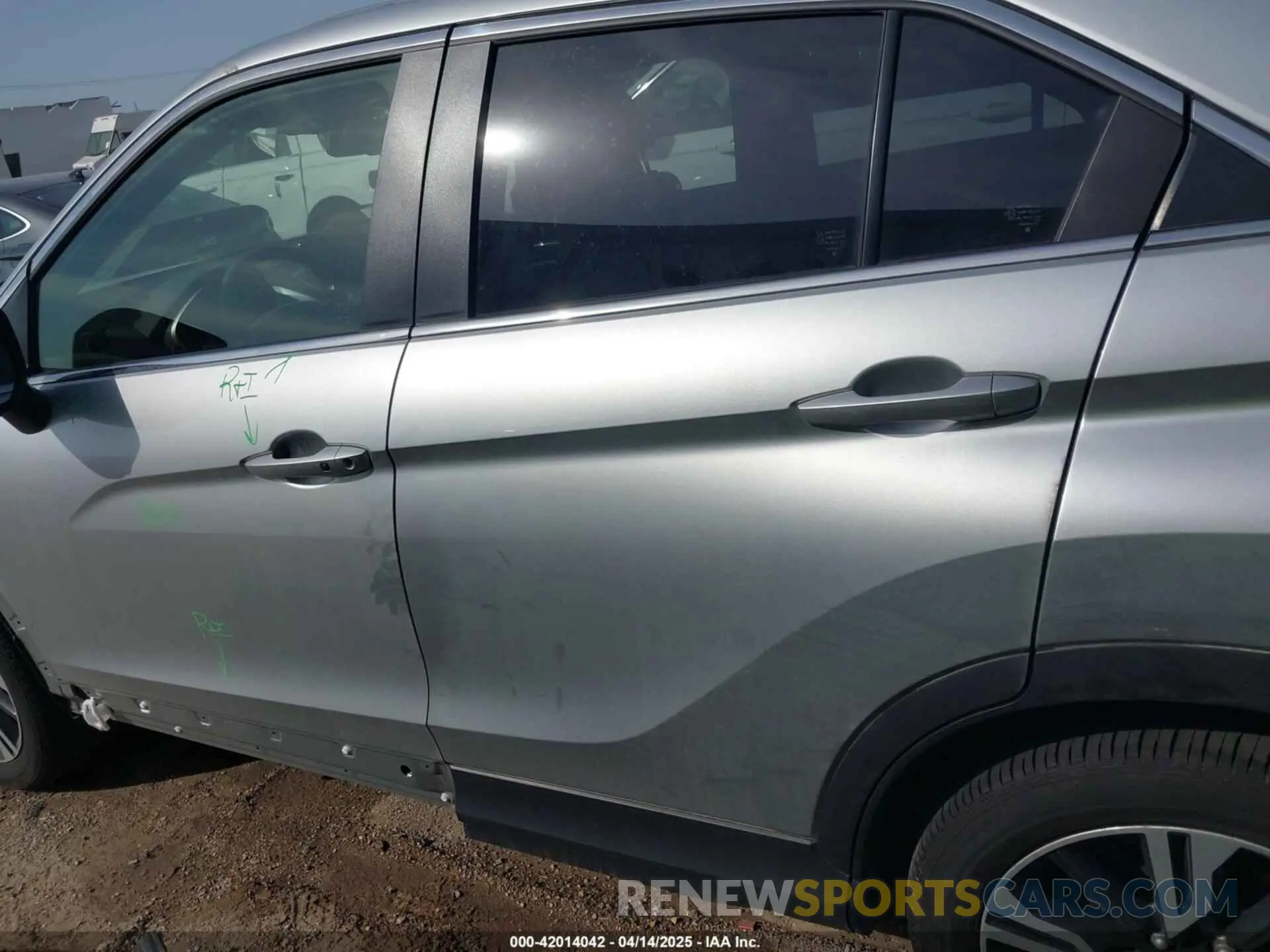 14 fotografías del automóvil dañado JA4ATWAA9SZ012842 MITSUBISHI ECLIPSE CROSS 2025