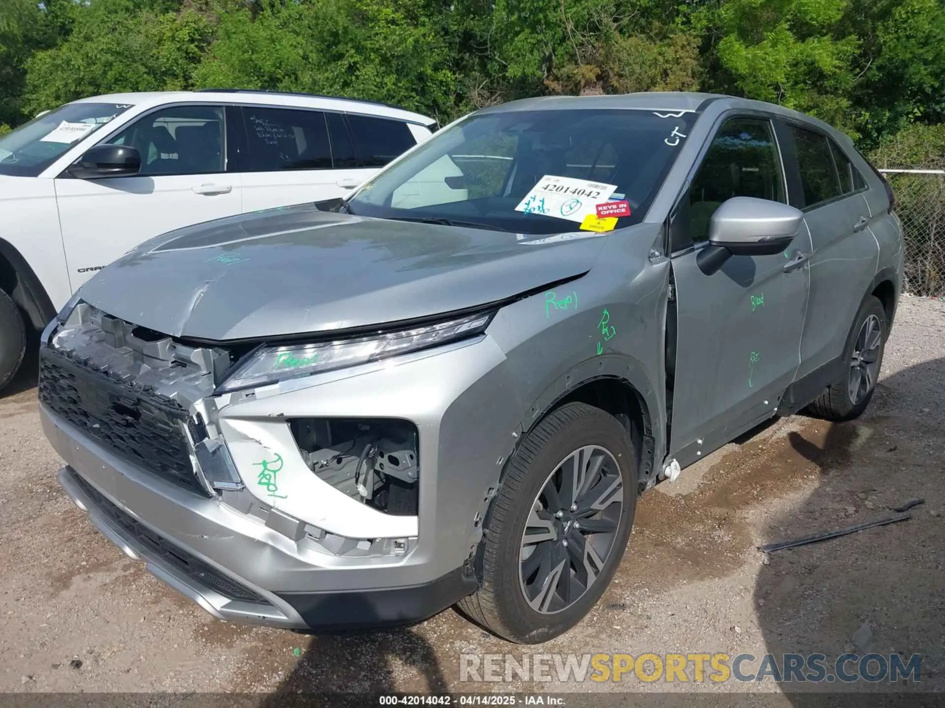 2 fotografías del automóvil dañado JA4ATWAA9SZ012842 MITSUBISHI ECLIPSE CROSS 2025