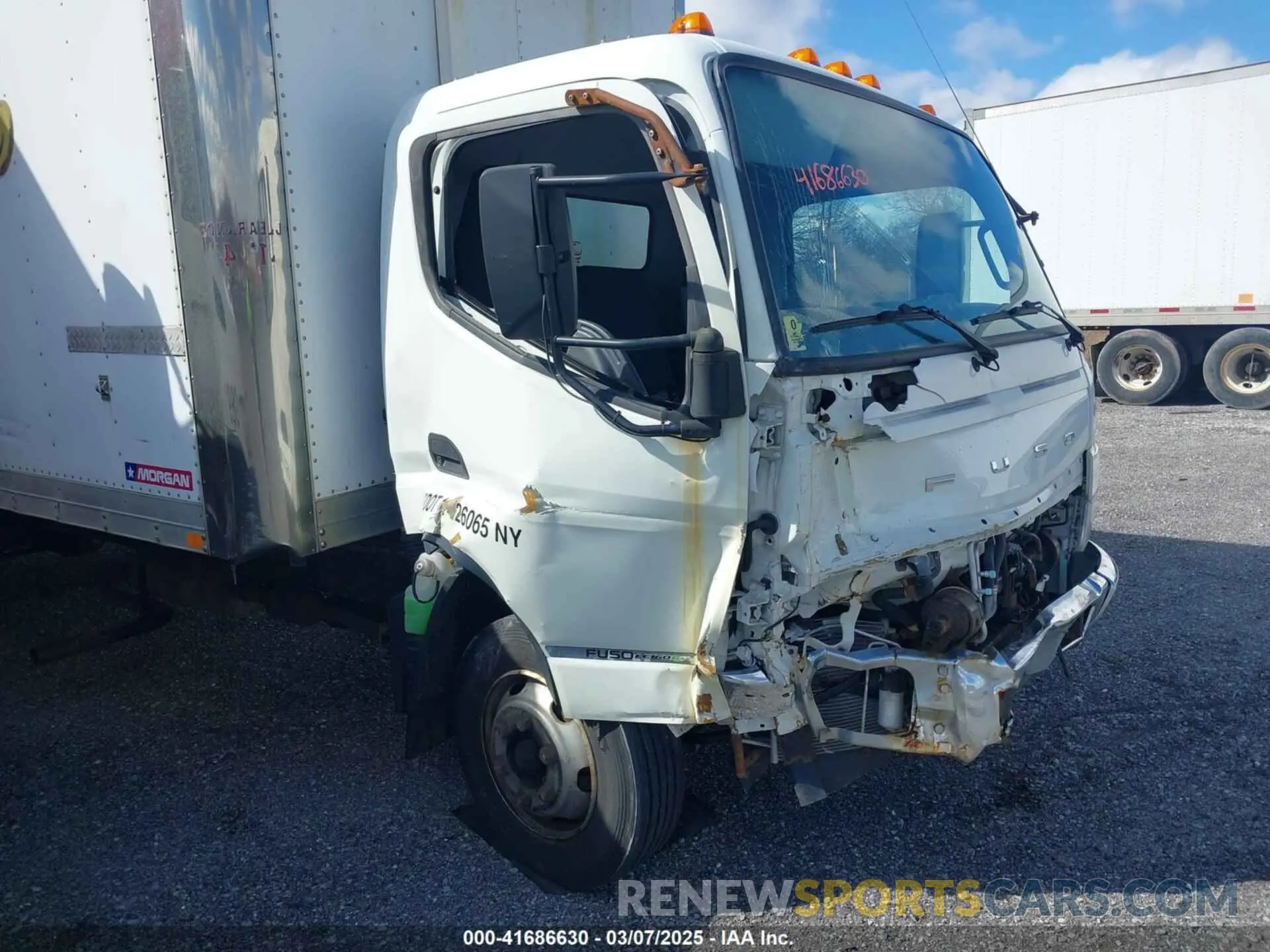 11 fotografías del automóvil dañado 4UZBVH112KGKE3536 MITSUBISHI FEC7TS 2019