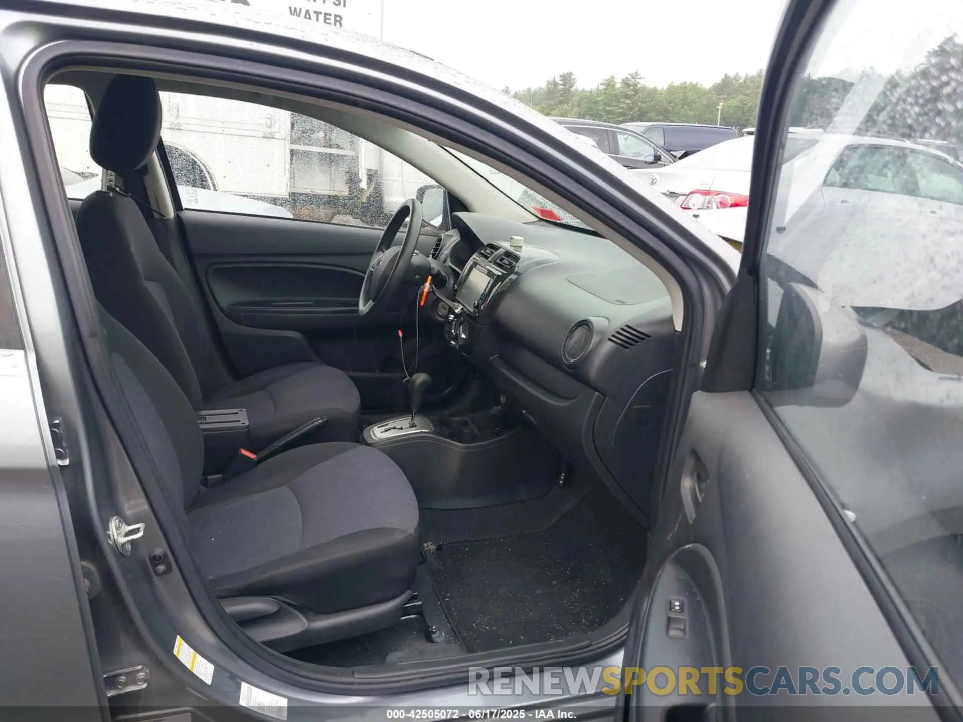 5 fotografías del automóvil dañado ML32A3HJ4KH005245 MITSUBISHI MIRAGE 2019