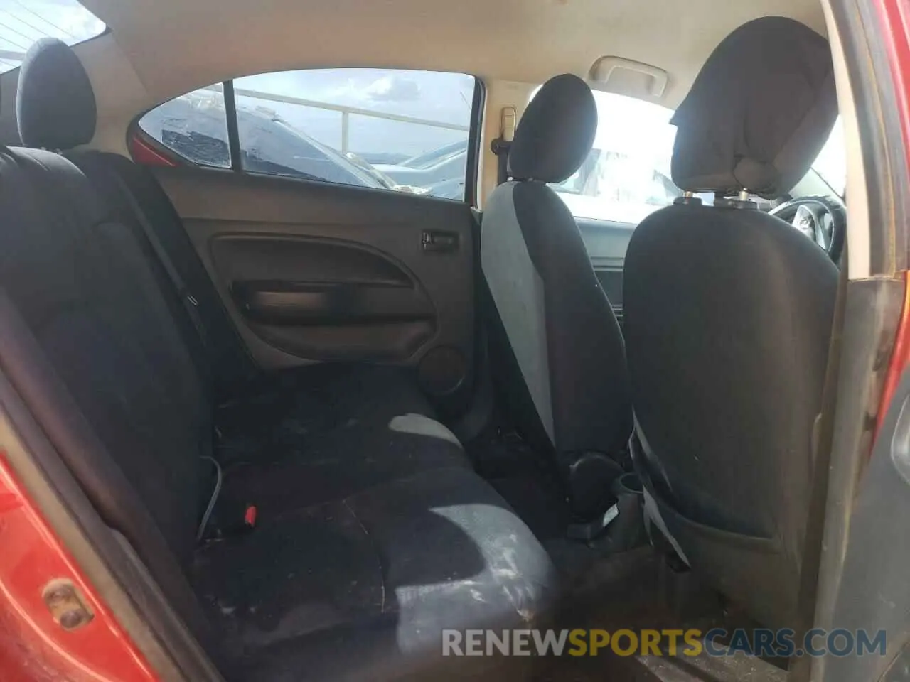 10 fotografías del automóvil dañado ML32F3FJ0KHF03952 MITSUBISHI MIRAGE 2019