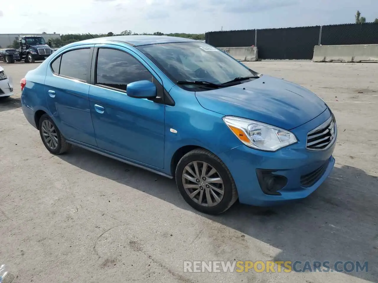 4 fotografías del automóvil dañado ML32F3FJ8KHF16562 MITSUBISHI MIRAGE 2019