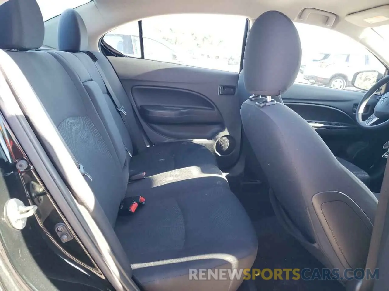 10 fotografías del automóvil dañado ML32F3FJXKHF09449 MITSUBISHI MIRAGE 2019