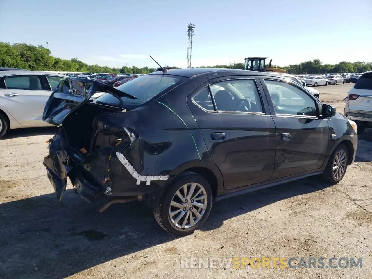 3 fotografías del automóvil dañado ML32F3FJXKHF09449 MITSUBISHI MIRAGE 2019