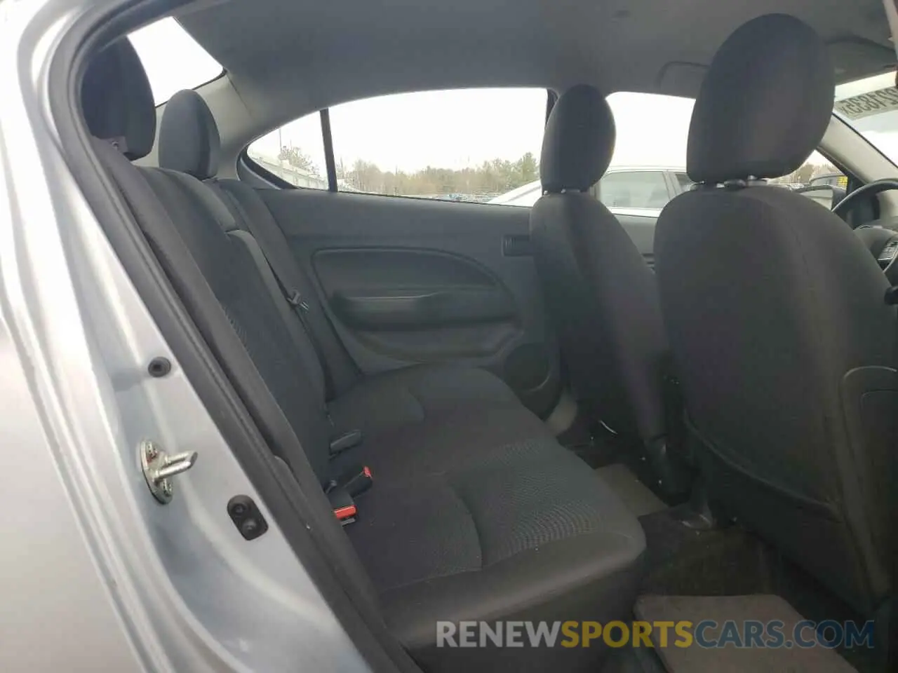 10 fotografías del automóvil dañado ML32F3FJXKHF18491 MITSUBISHI MIRAGE 2019
